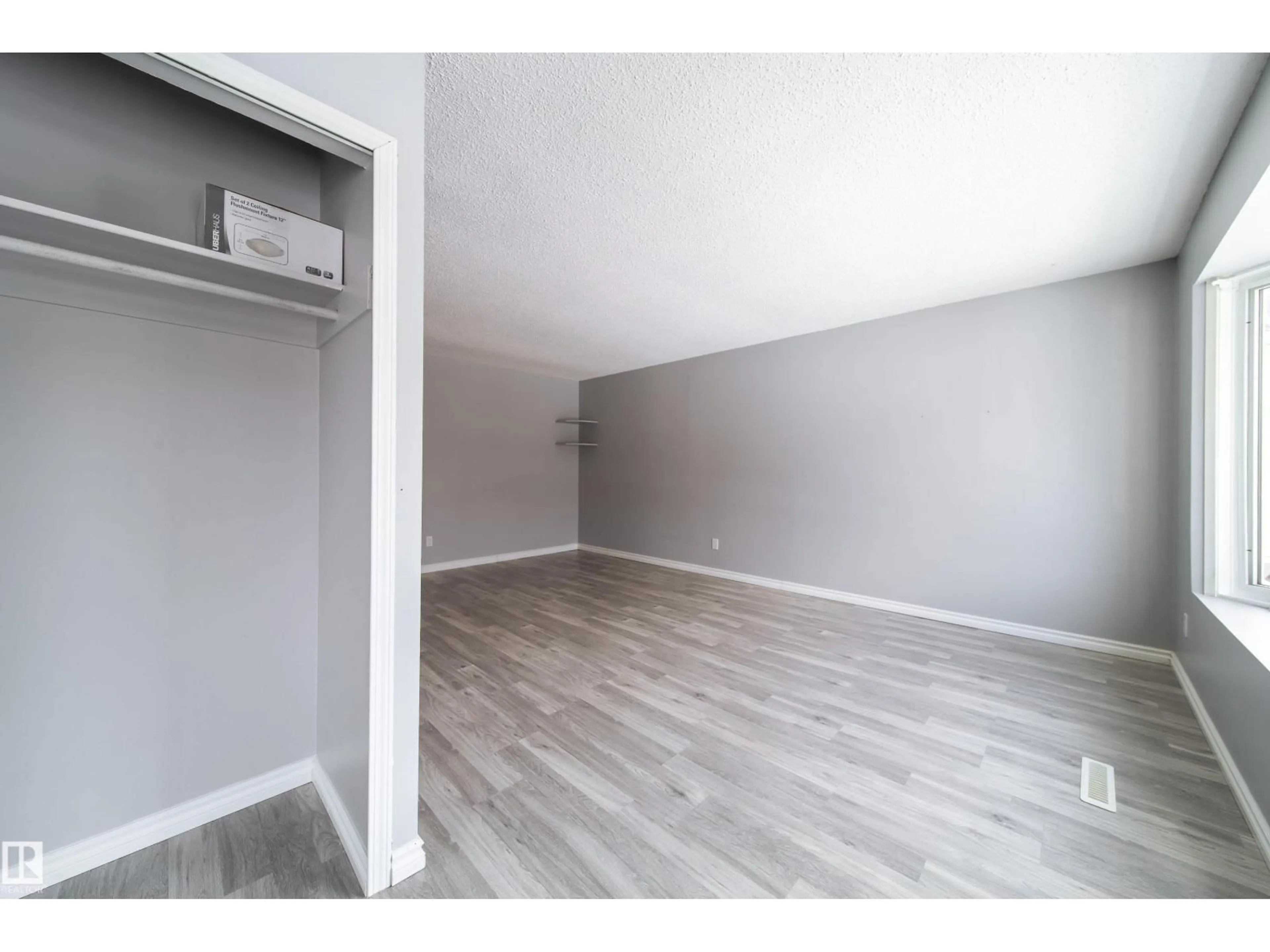 A pic of a room for 67 HERON RD, Sherwood Park Alberta T8H0H1