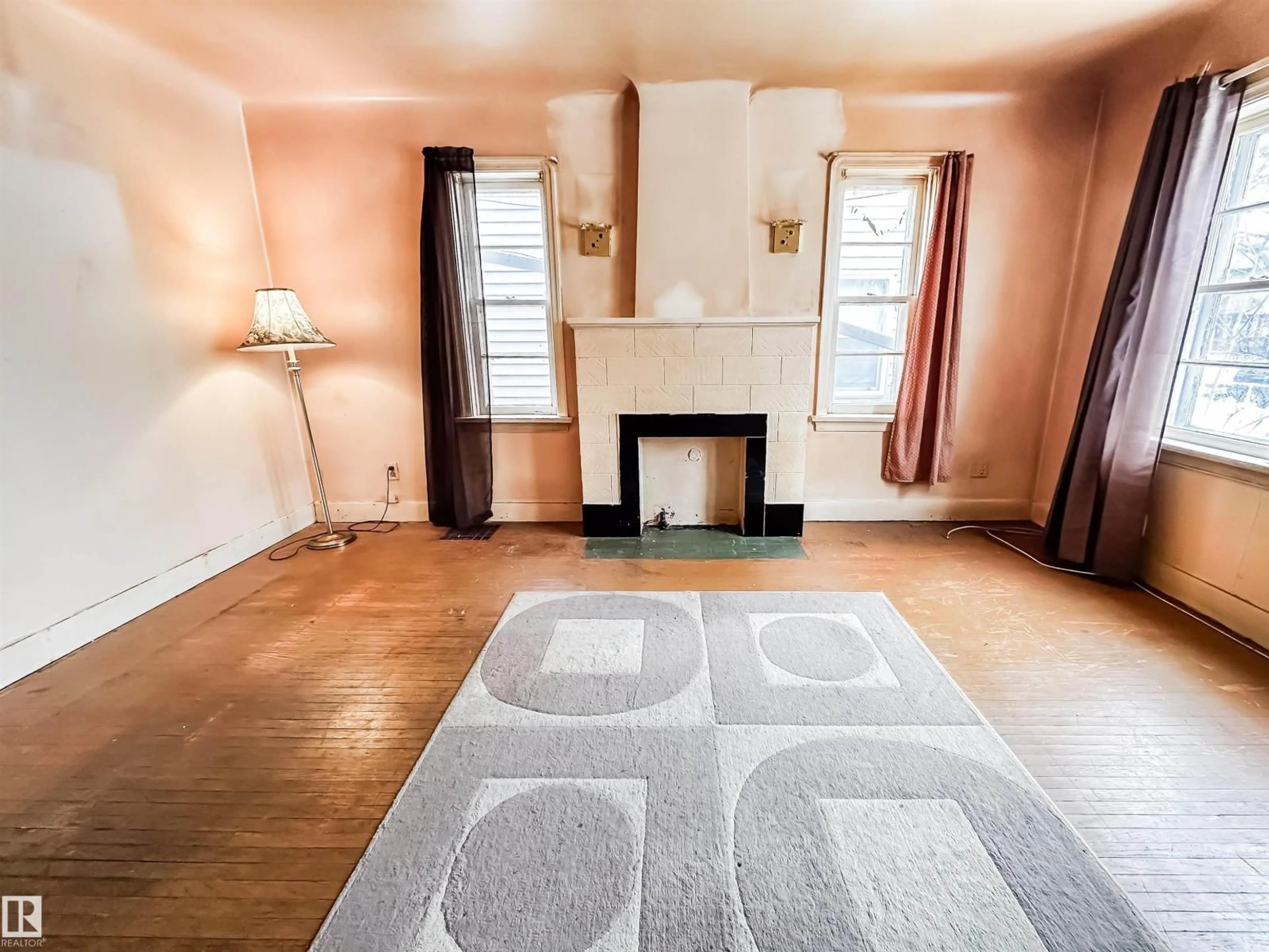 A pic of a room for 11345 93 ST, Edmonton Alberta T5G1C3