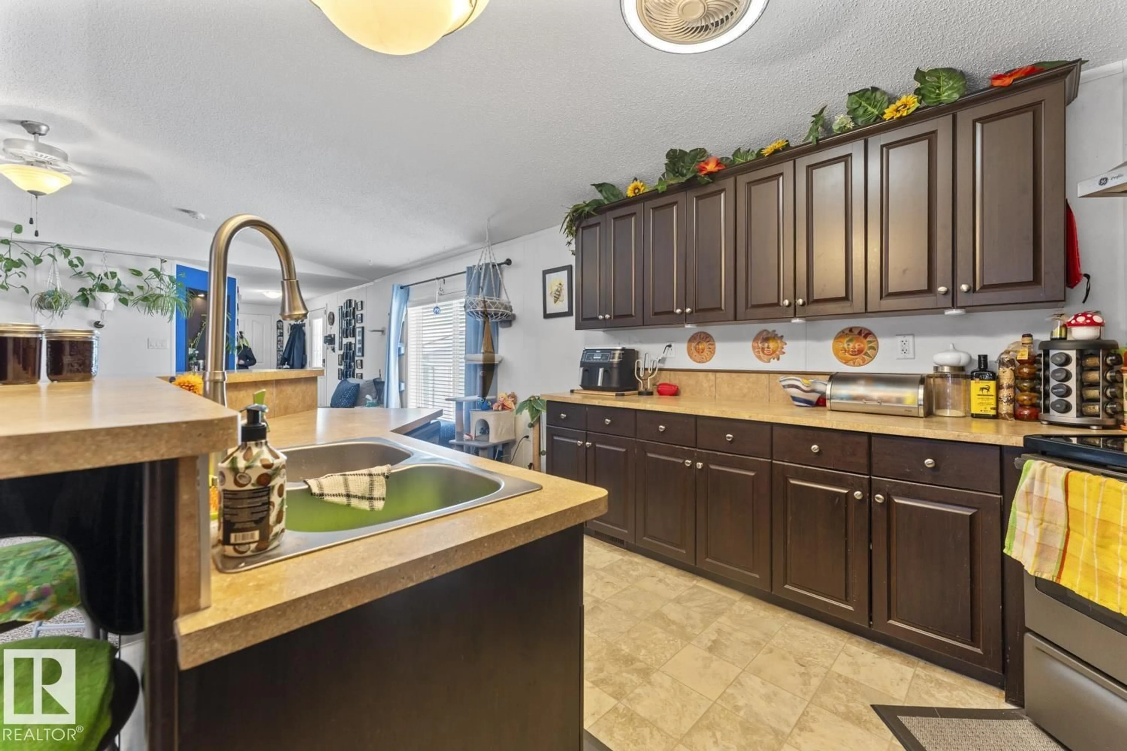 Open concept kitchen, ceramic/tile floor for 4606 LABRADOR RD, Cold Lake Alberta T9M0C6