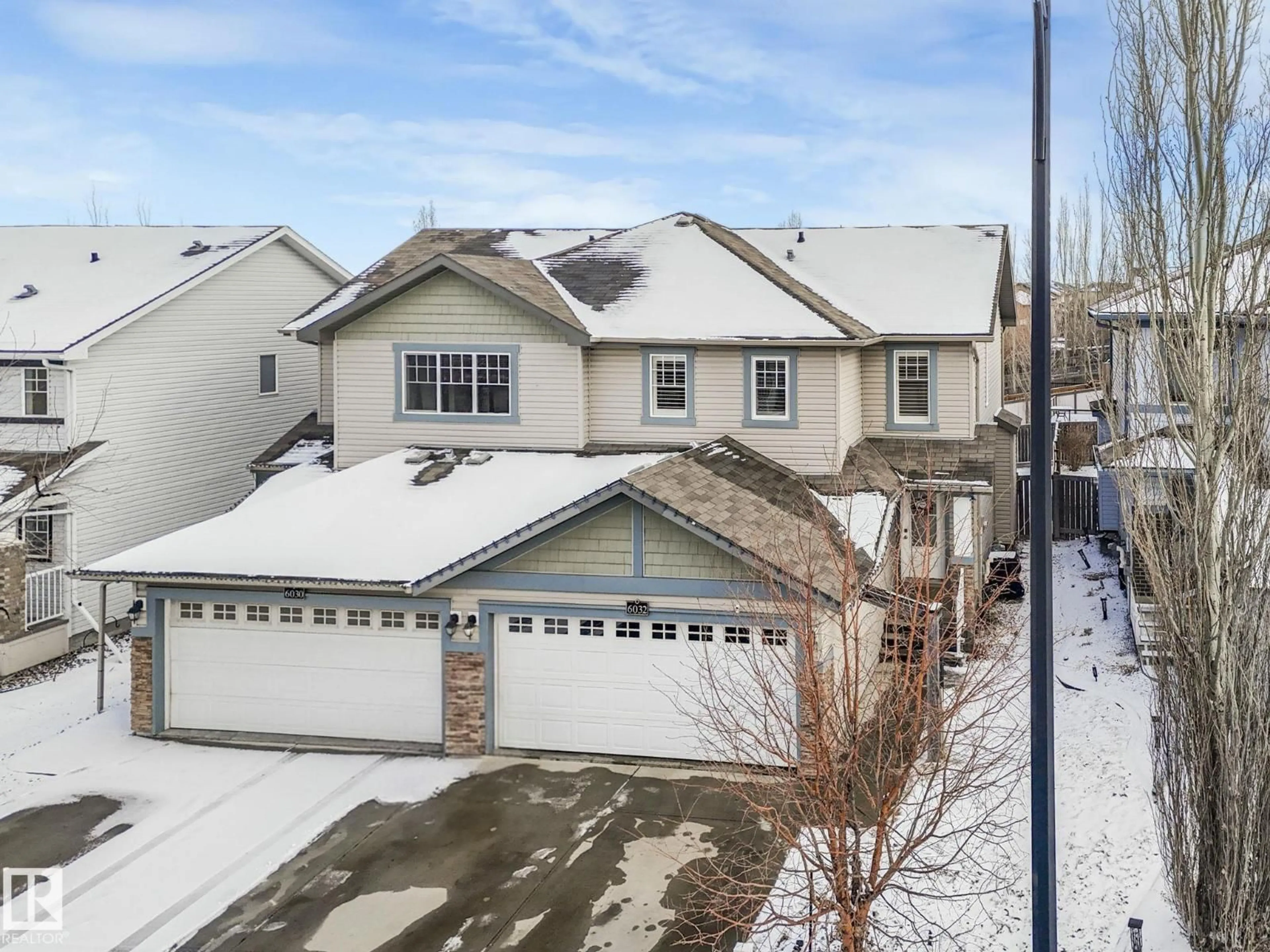 A pic from outside/outdoor area/front of a property/back of a property/a pic from drone, street for 6032 SUNBROOK LD, Sherwood Park Alberta T8H0J5