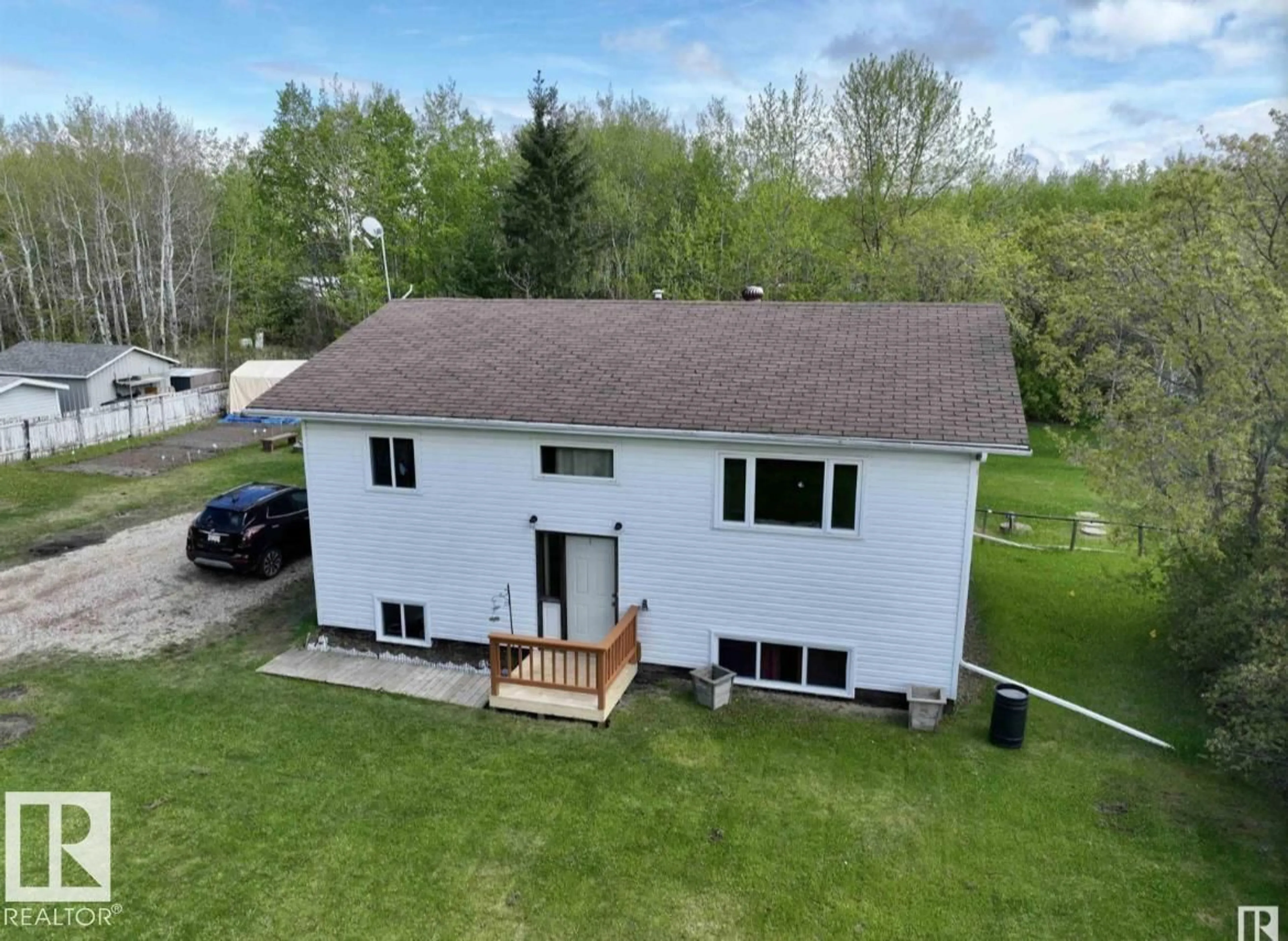 A pic from outside/outdoor area/front of a property/back of a property/a pic from drone, building for 58532 - 351 RR 113, Rural St. Paul County Alberta T0A3A0