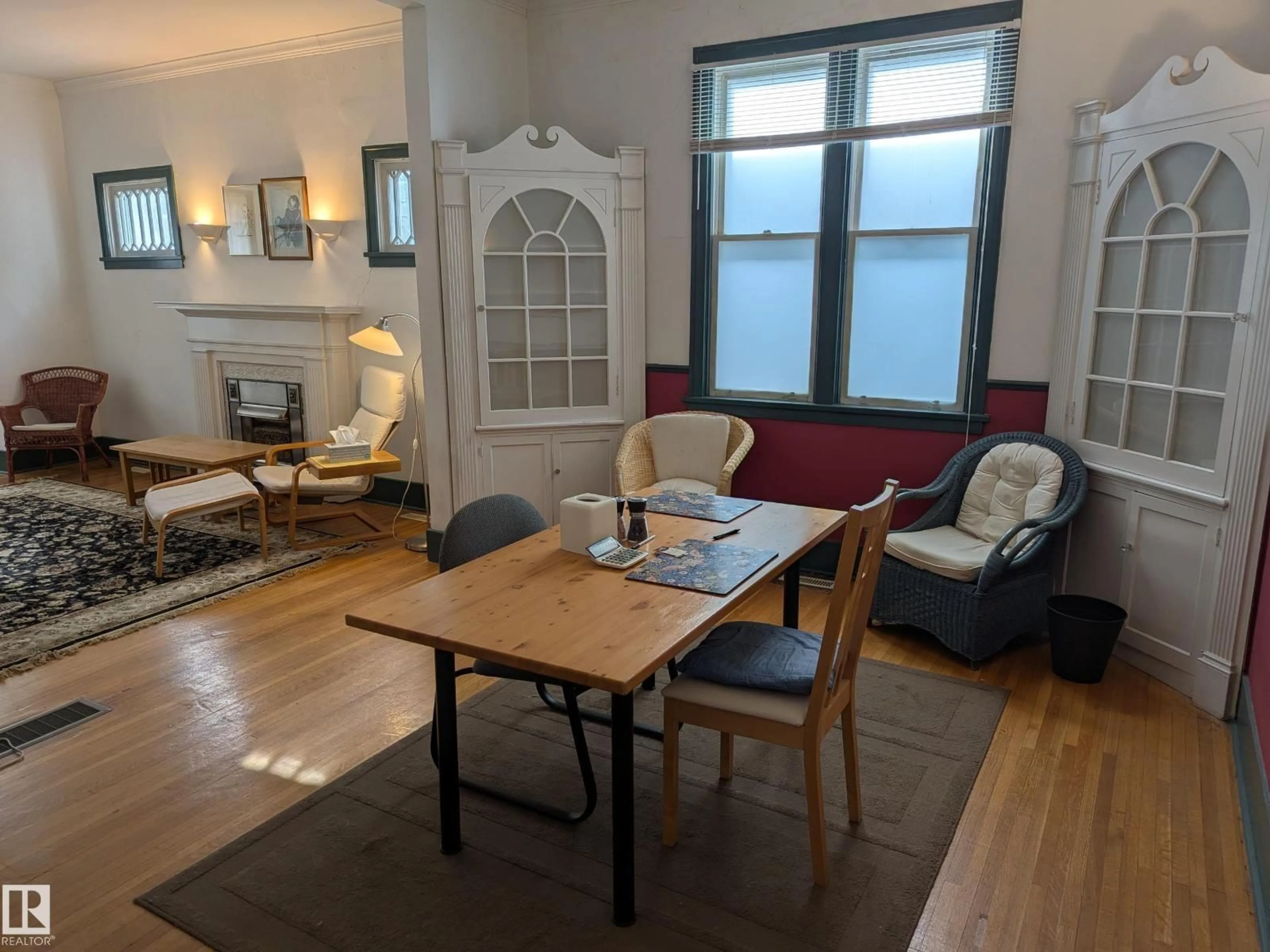 Unknown for NW - 8416 104 ST, Edmonton Alberta T6E4G2