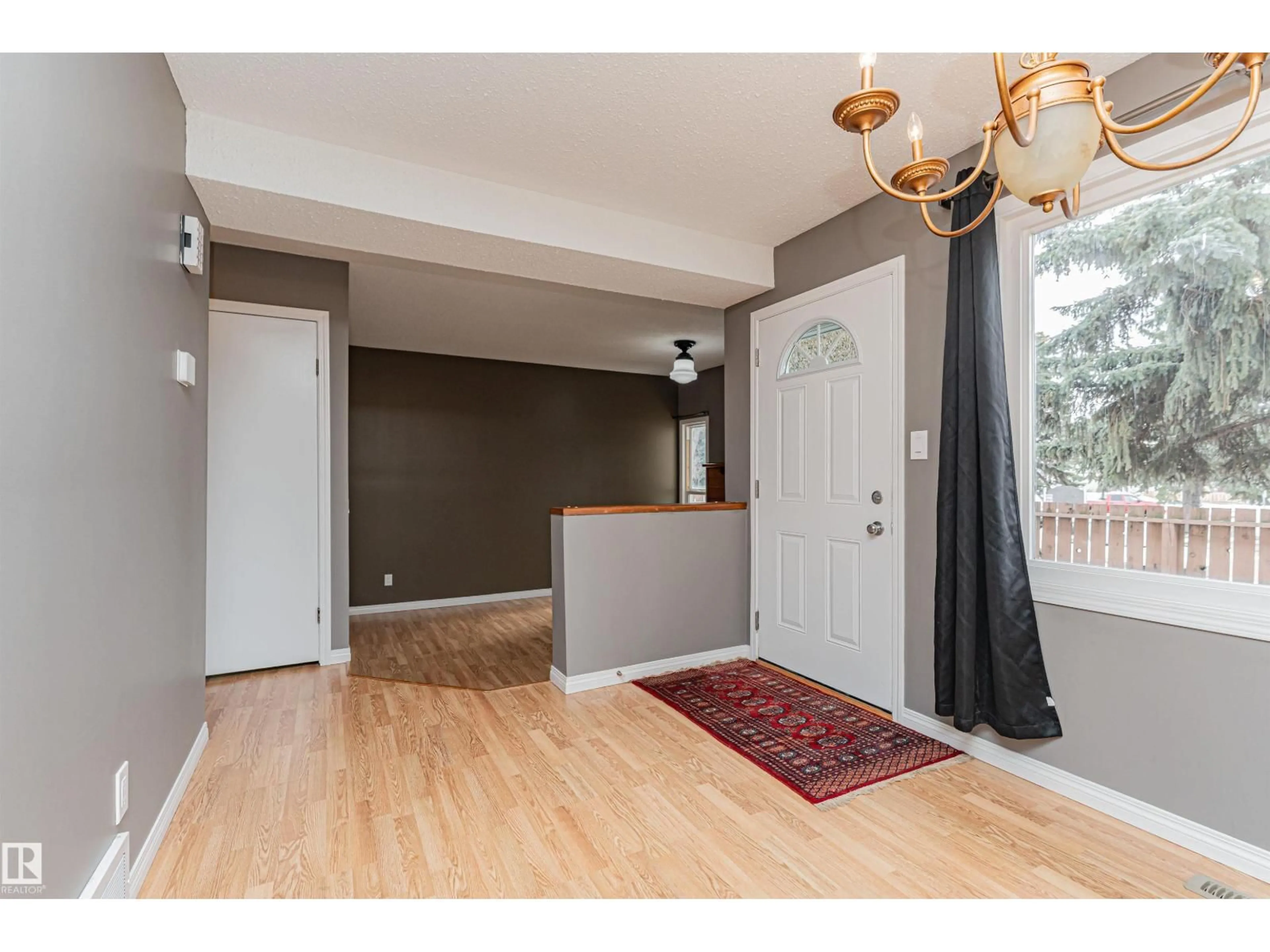 Indoor entryway for NW - 17020 100 ST, Edmonton Alberta T5X5E1