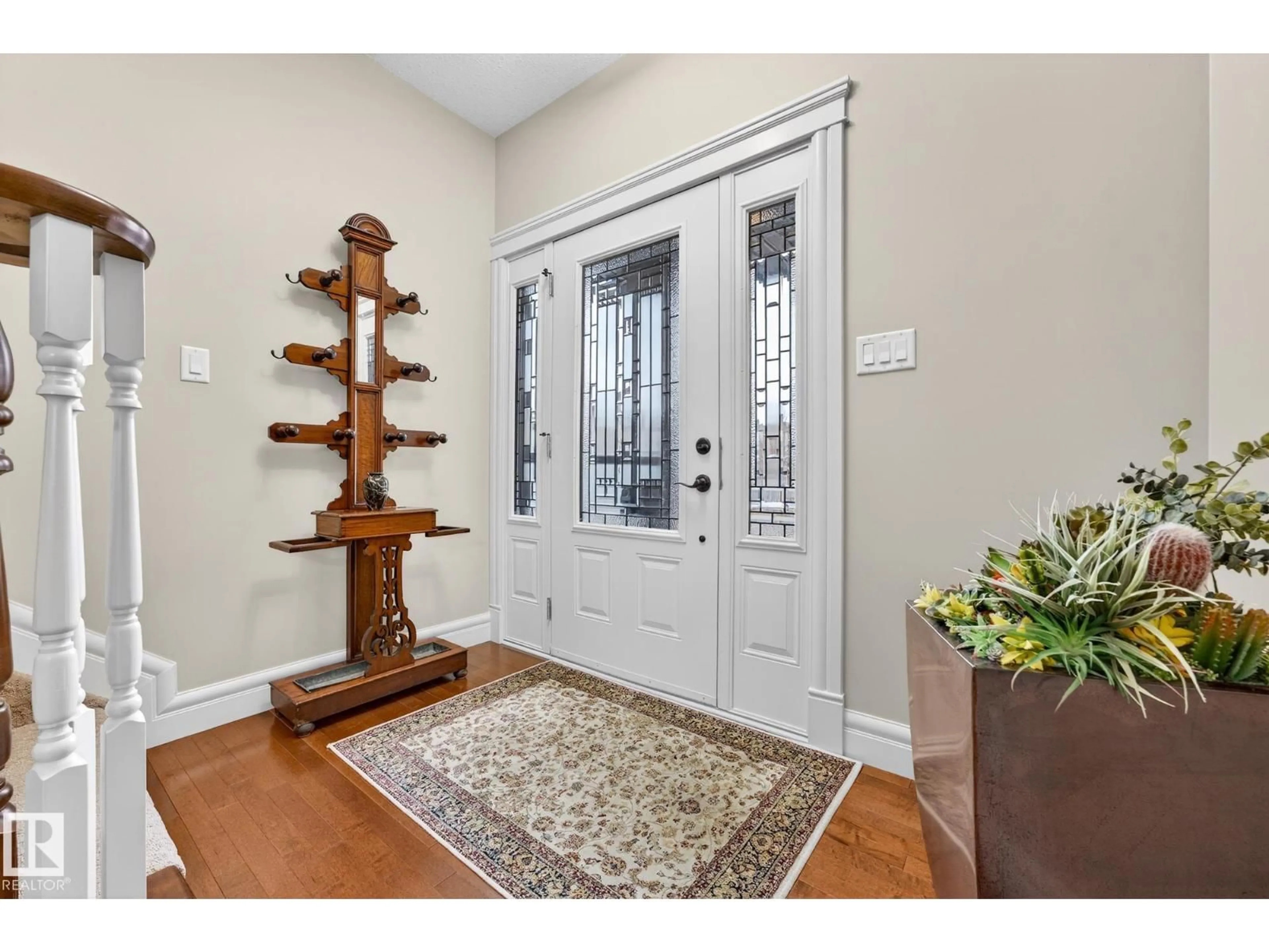 Indoor entryway for 5084 SUNVIEW DR, Sherwood Park Alberta T8H0K1