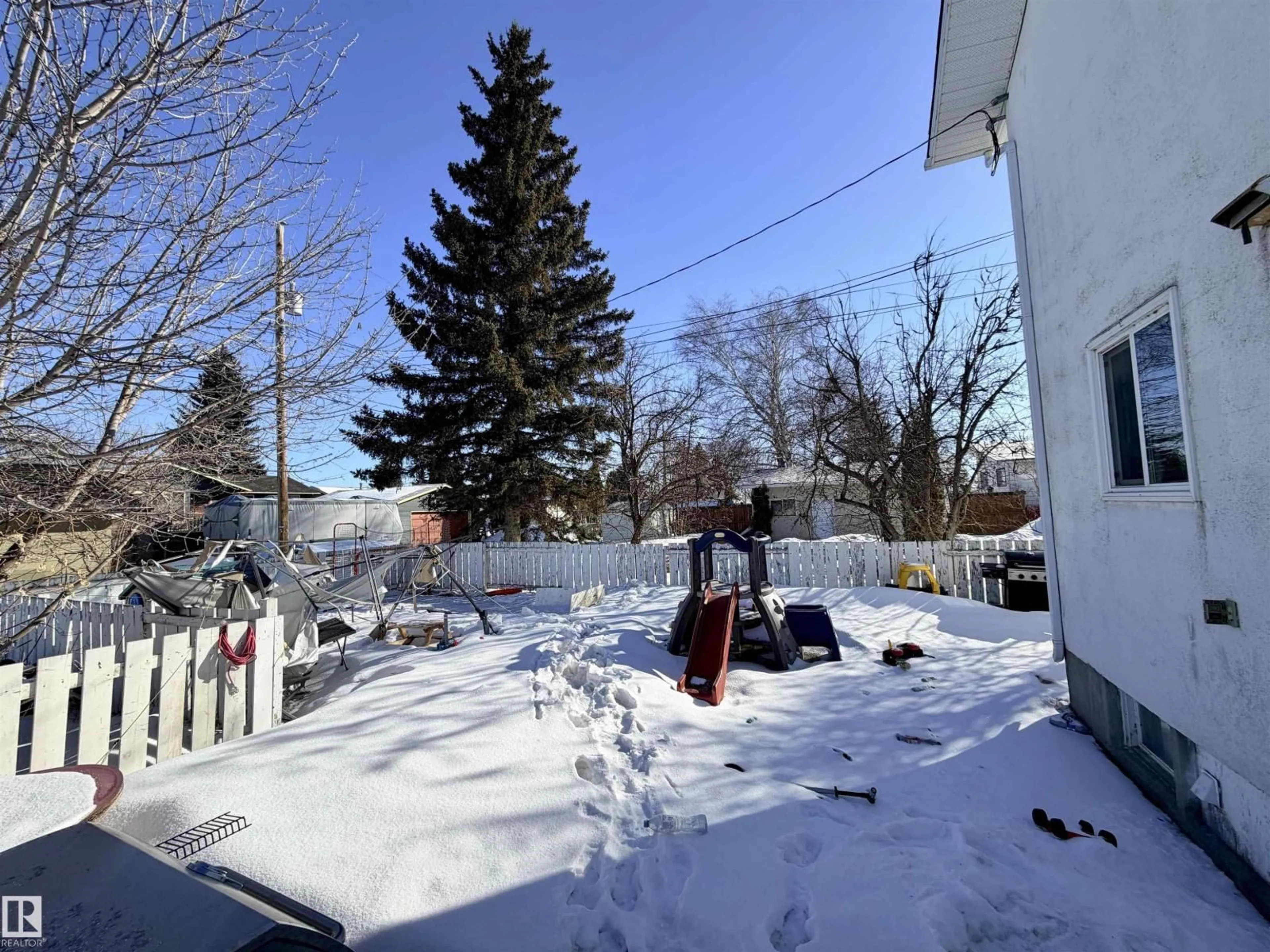 A pic from outside/outdoor area/front of a property/back of a property/a pic from drone, street for 4801/4803 44 ST, St. Paul Town Alberta T0A3A3
