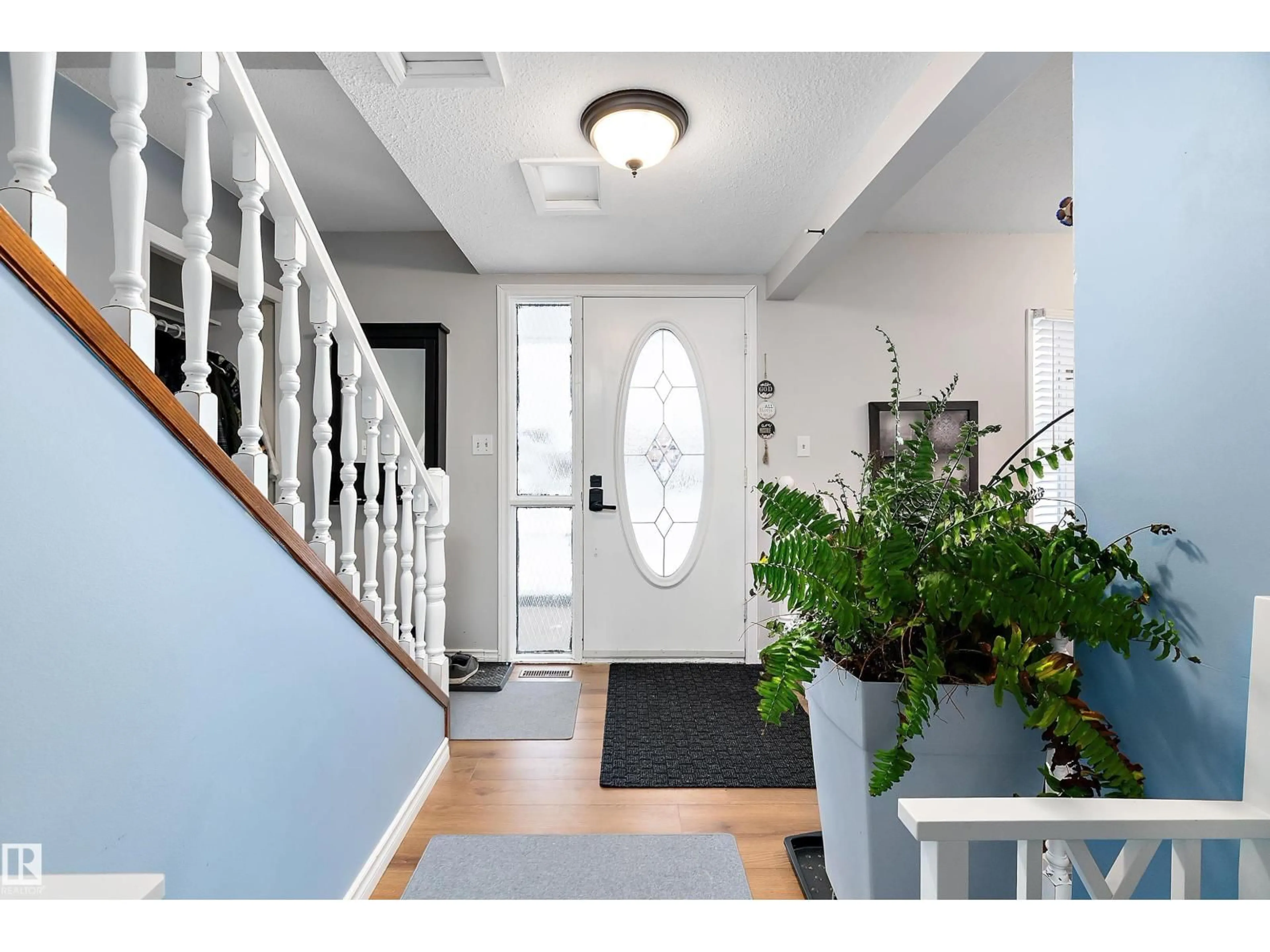 Indoor entryway for 252 PARKSIDE DR, Wetaskiwin Alberta T9A3K2