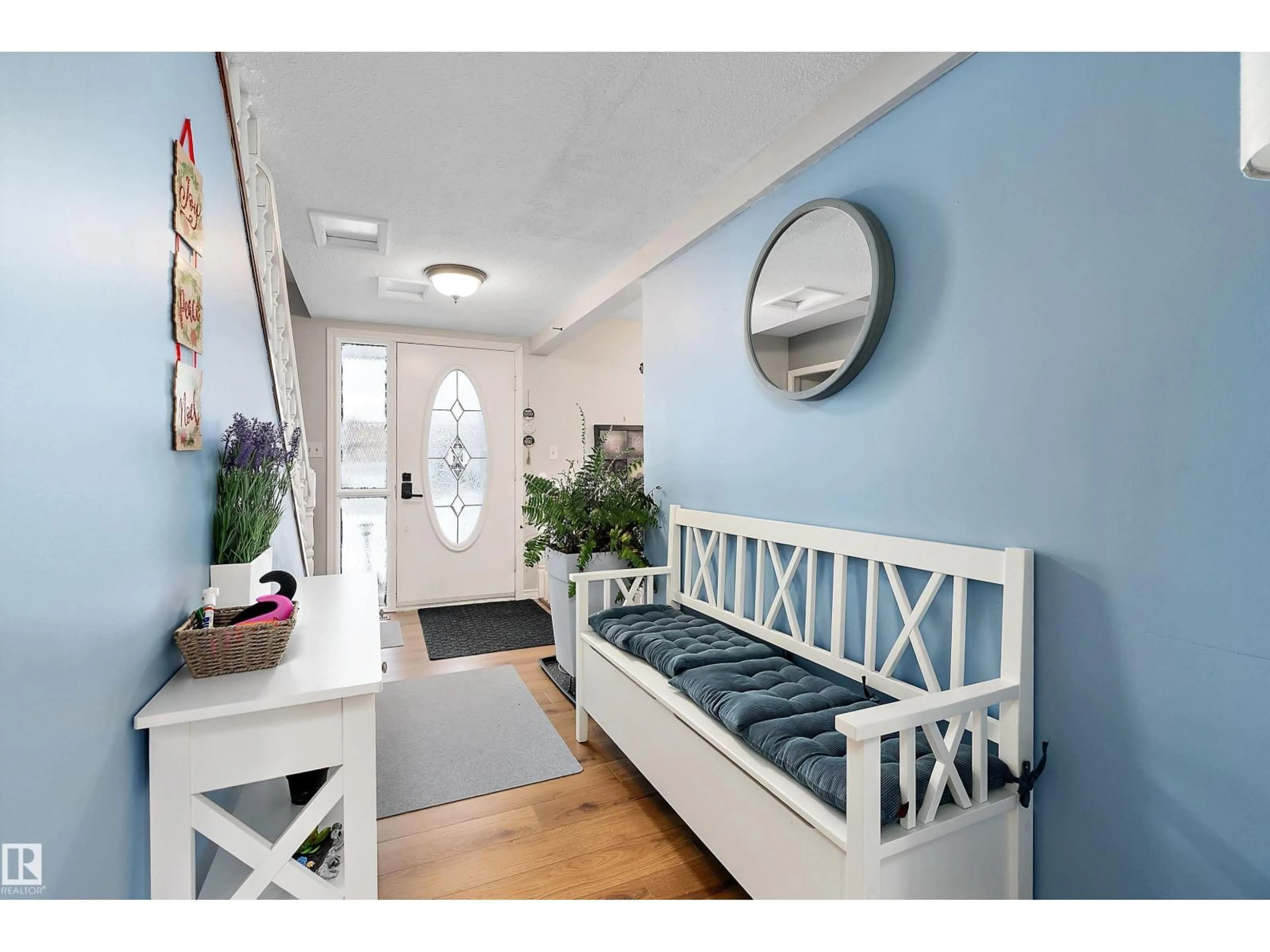 Indoor entryway for 252 PARKSIDE DR, Wetaskiwin Alberta T9A3K2