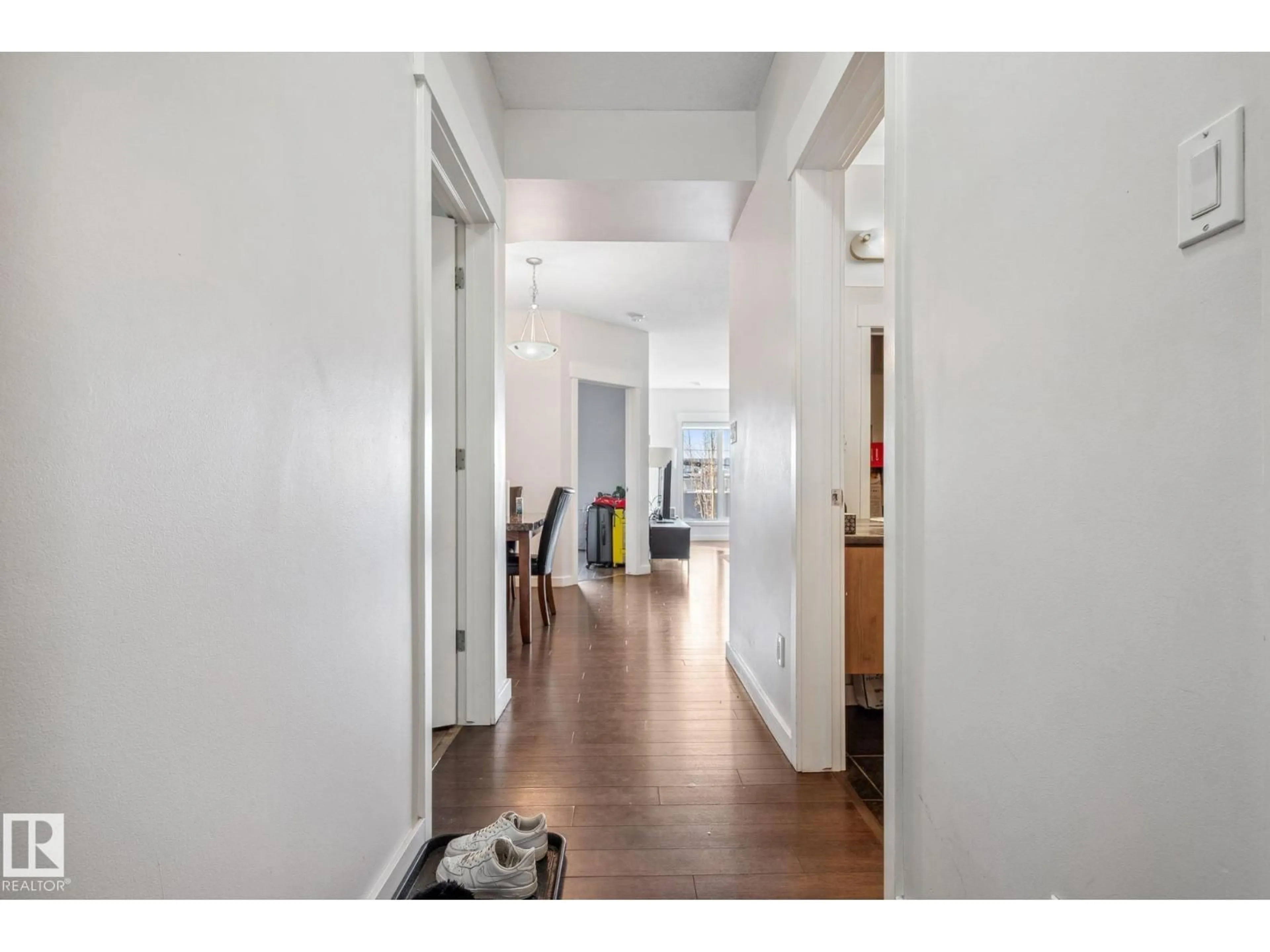 Indoor entryway for #209 - 10518 113 ST, Edmonton Alberta T5H0C6