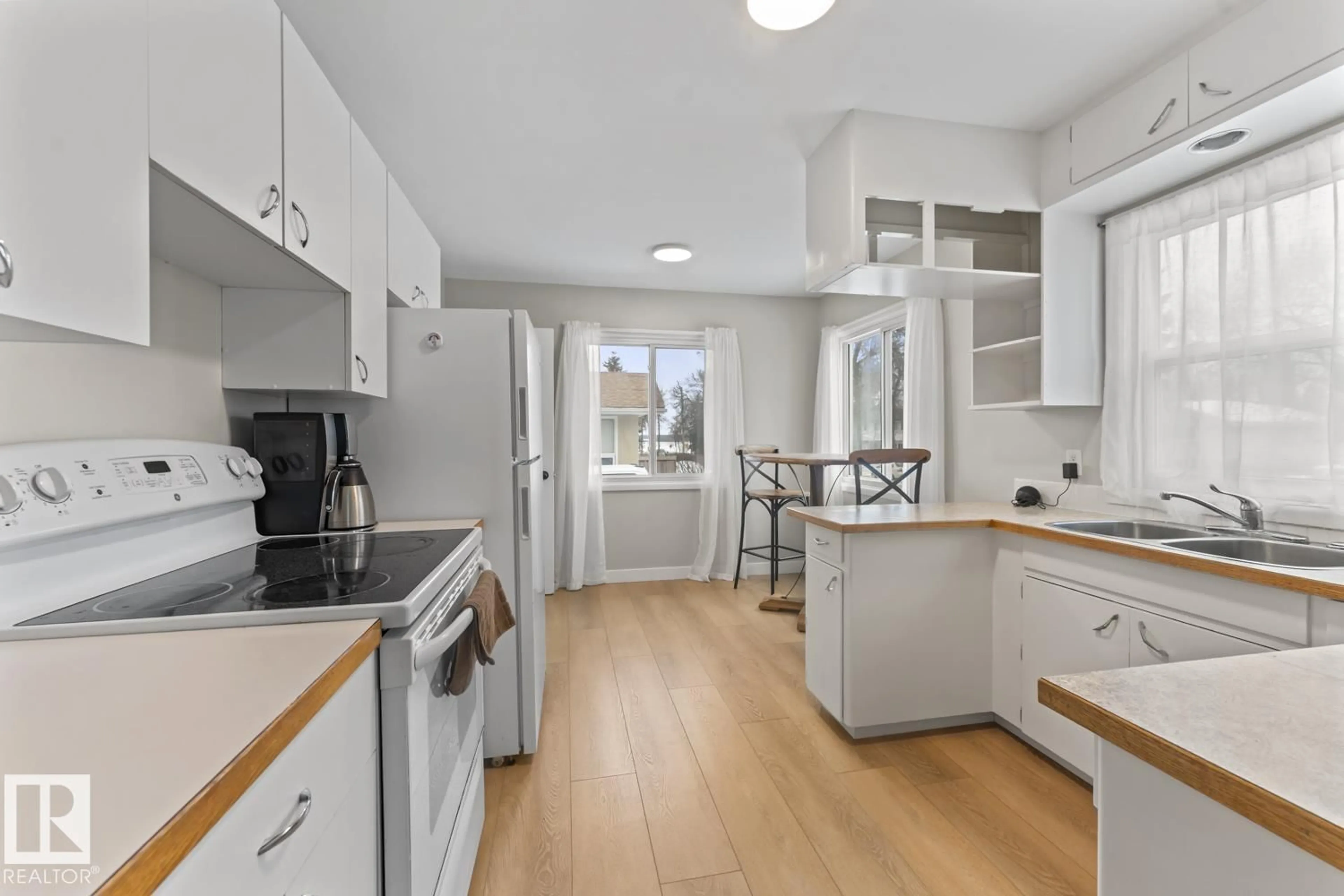 Open concept kitchen, unknown for 4507 49 ST, Bonnyville Town Alberta T9N2J1