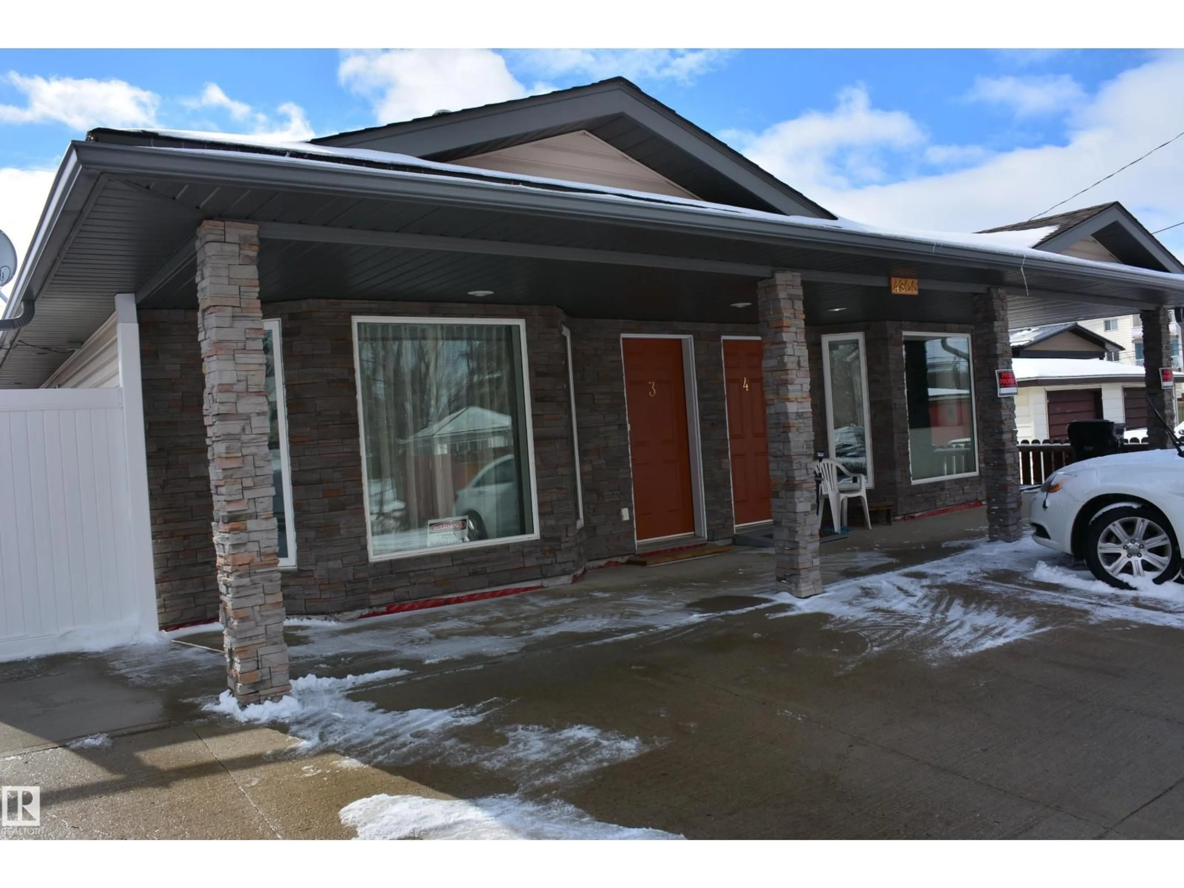 Indoor foyer for #3 - 4806 51 AV, Barrhead Alberta T7N1H1