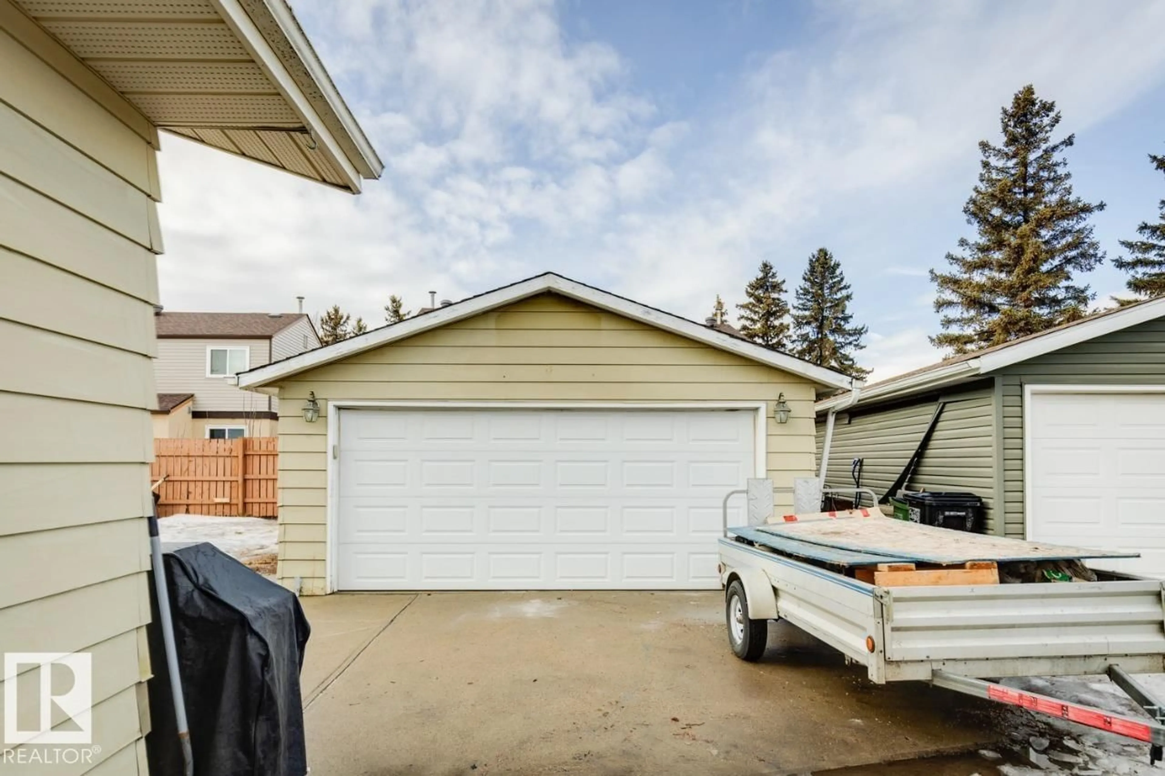 Indoor garage for 14206 22A ST, Edmonton Alberta T5Y1E1