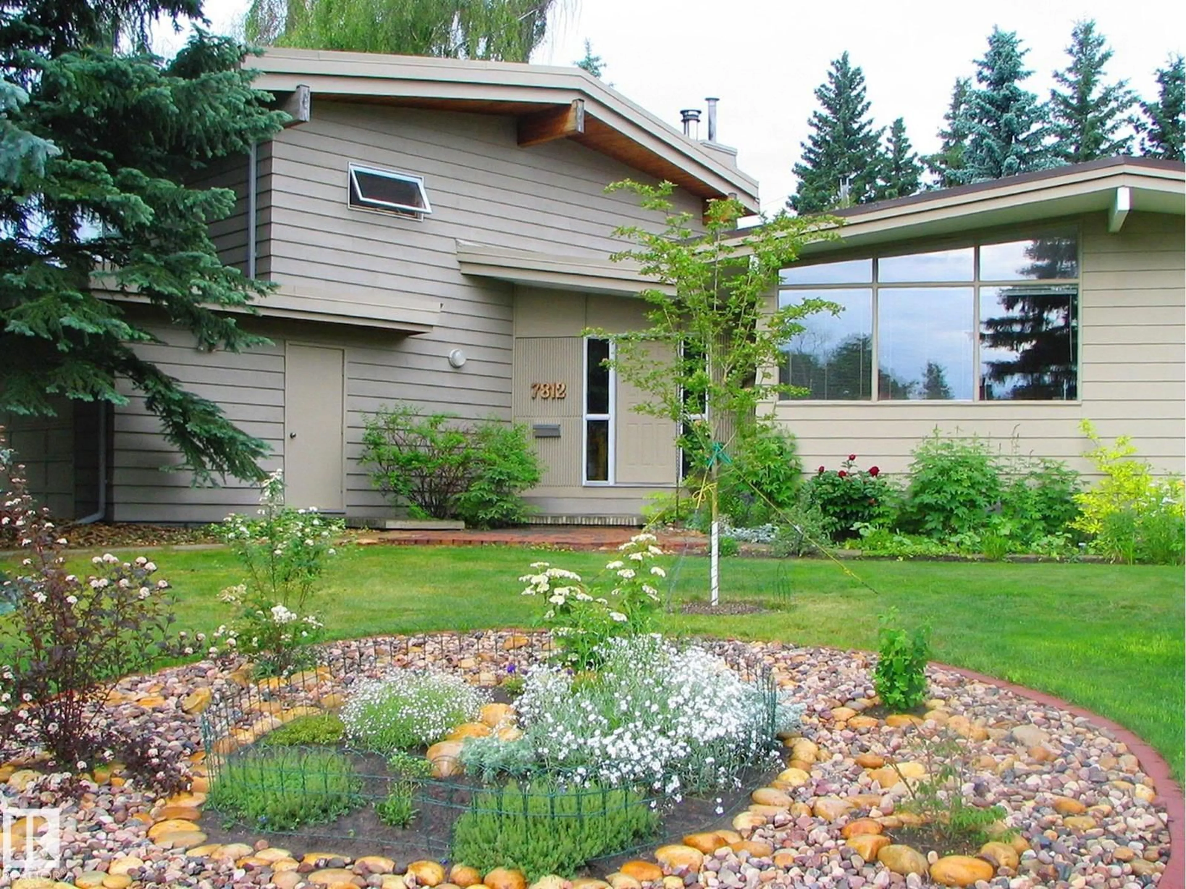 Home with vinyl exterior material, unknown for 7812 143 ST, Edmonton Alberta T5R0N6