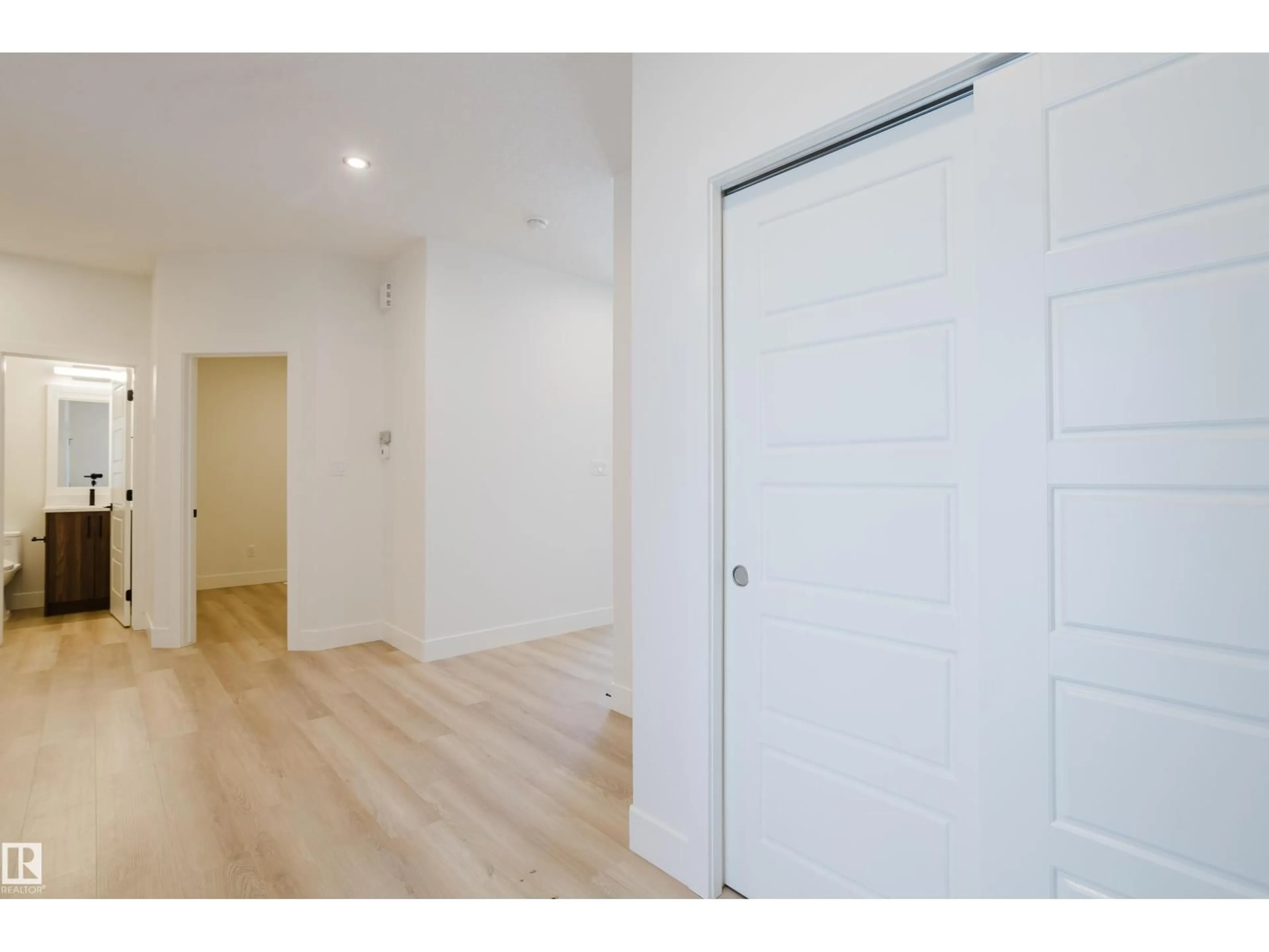 Unknown for 2807 191 ST, Edmonton Alberta T6M3C3