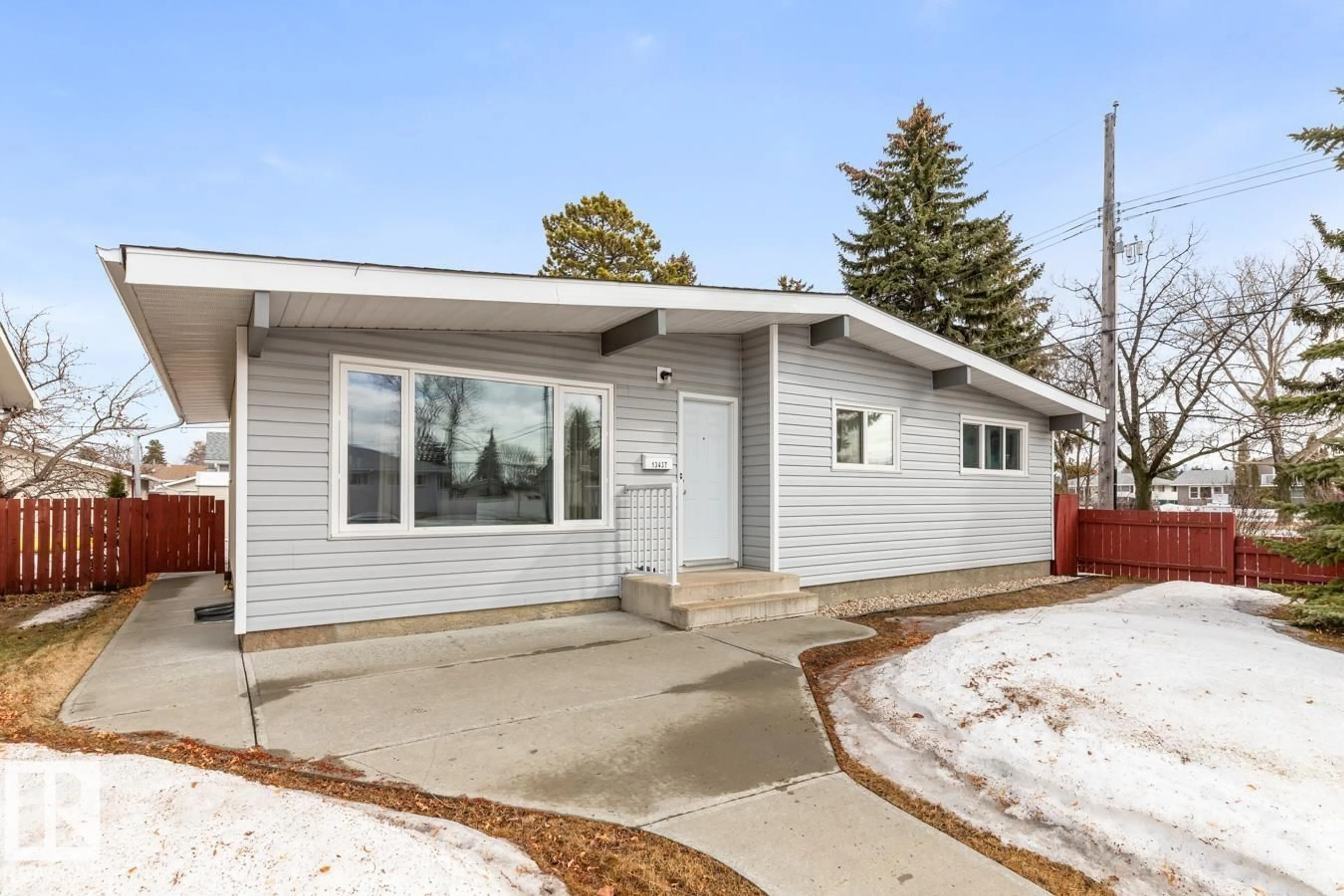 Home with vinyl exterior material, street for 13437 118 ST, Edmonton Alberta T5E5L9
