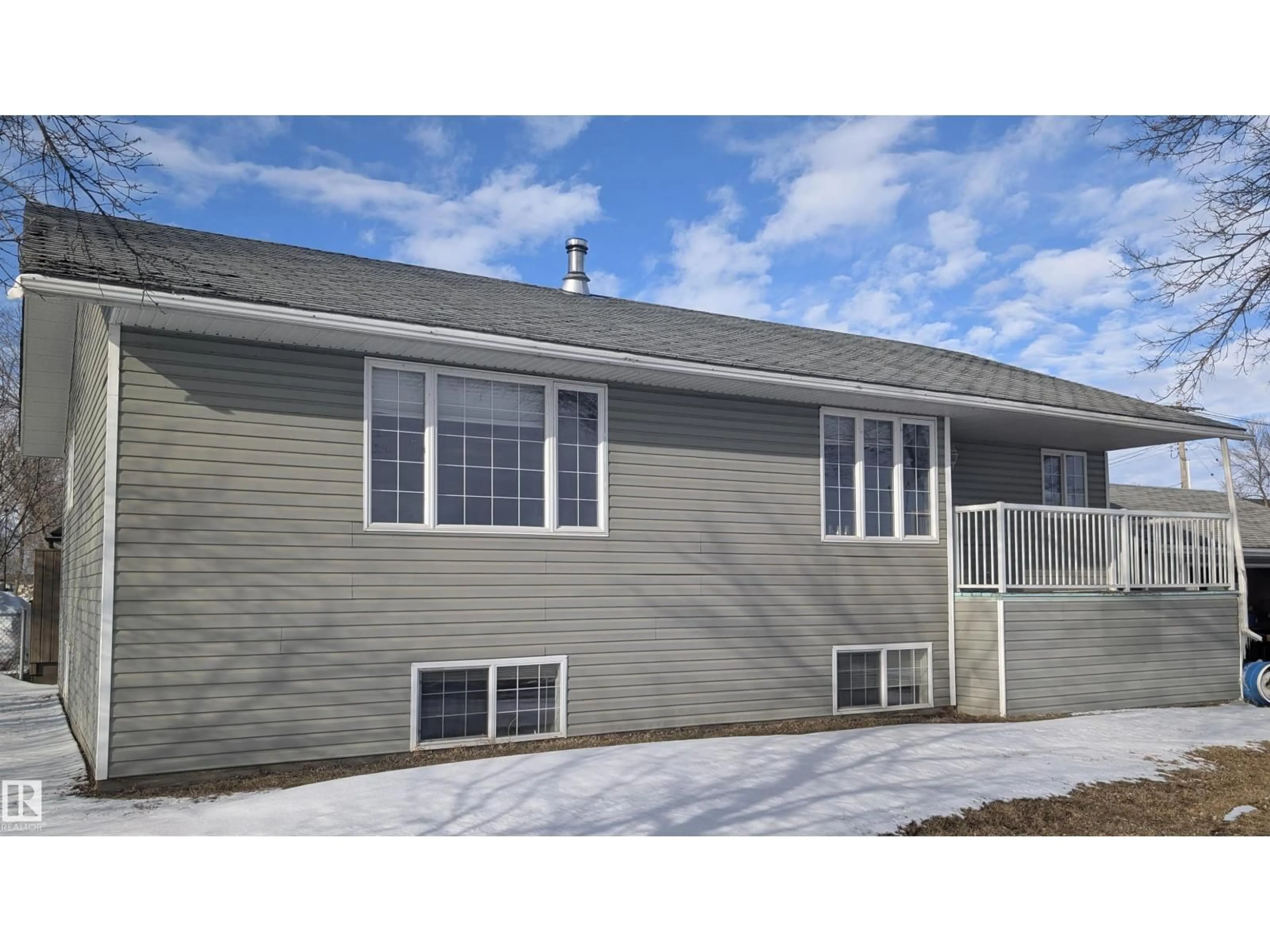 Home with vinyl exterior material, building for 4901 52 ST, Bonnyville Town Alberta T9N1X7