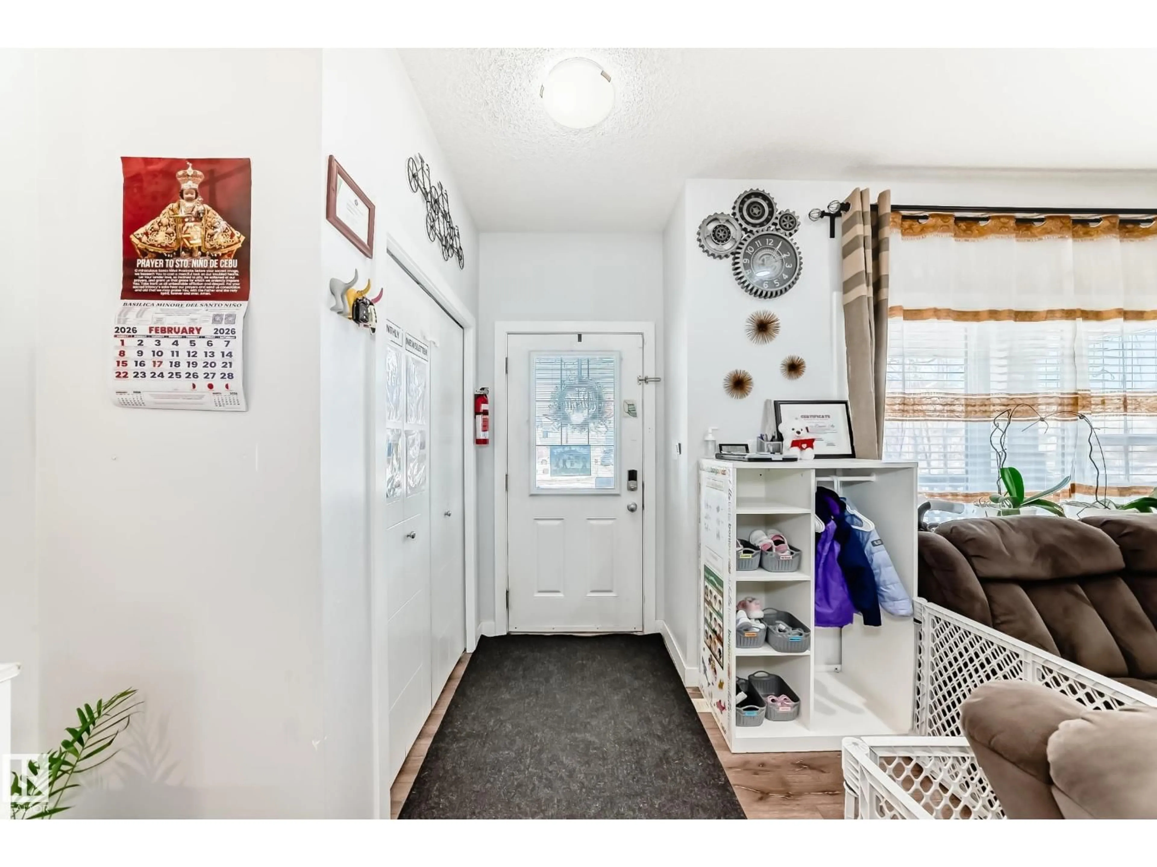 Indoor entryway for 8204 224 NW, Edmonton Alberta T5T7A1