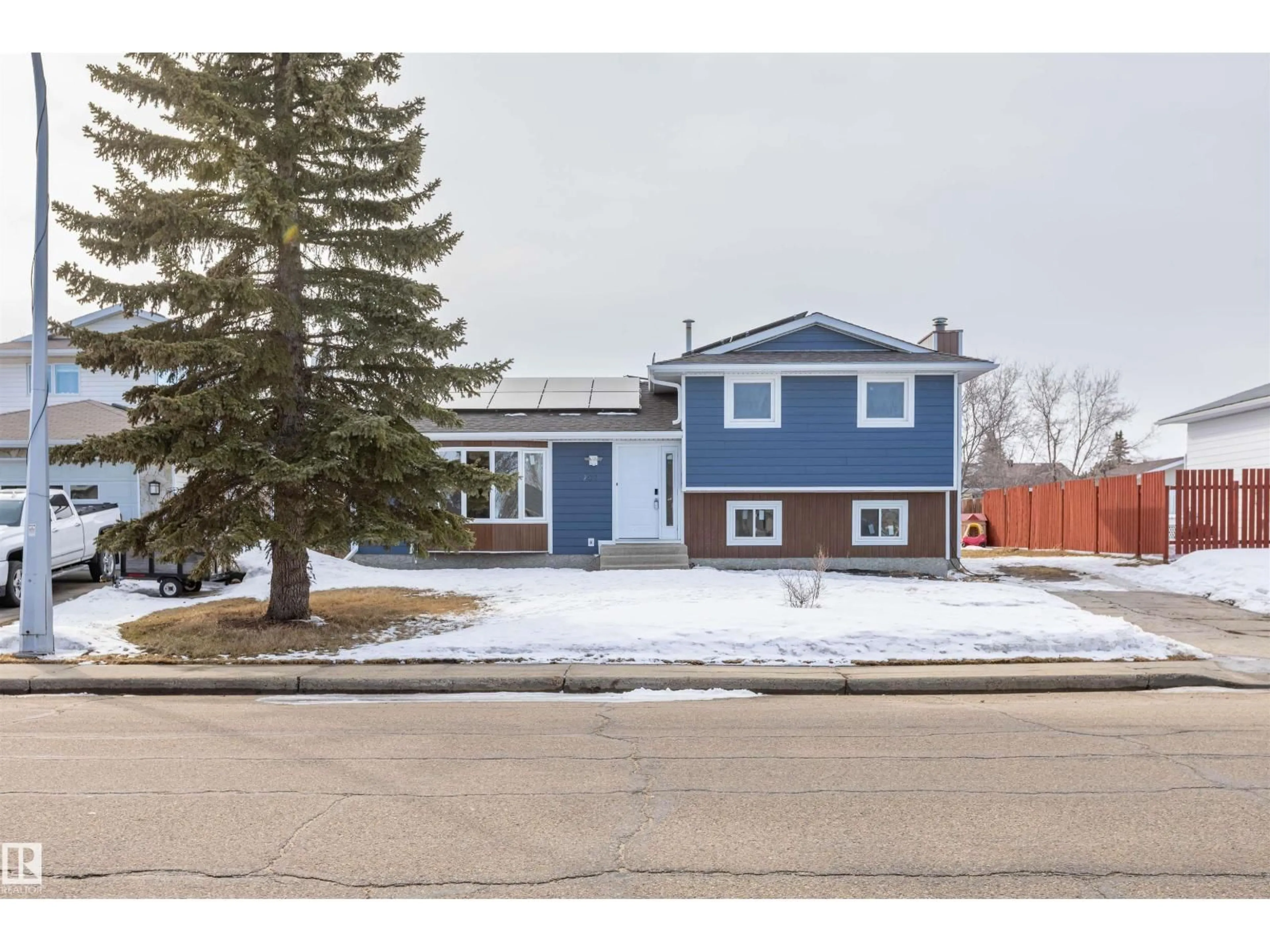 Unknown for 207 GRANDIN DR, Morinville Alberta T8R1H5