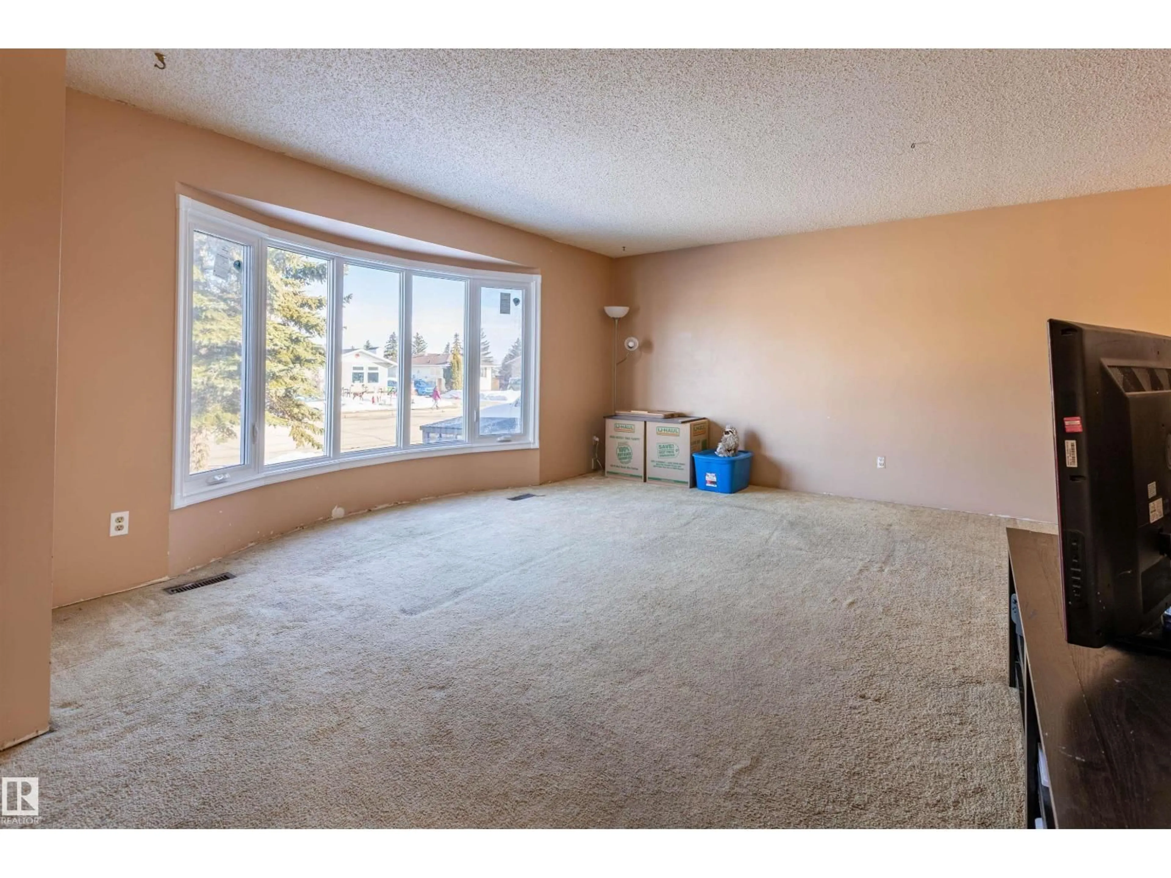 A pic of a room for 207 GRANDIN DR, Morinville Alberta T8R1H5