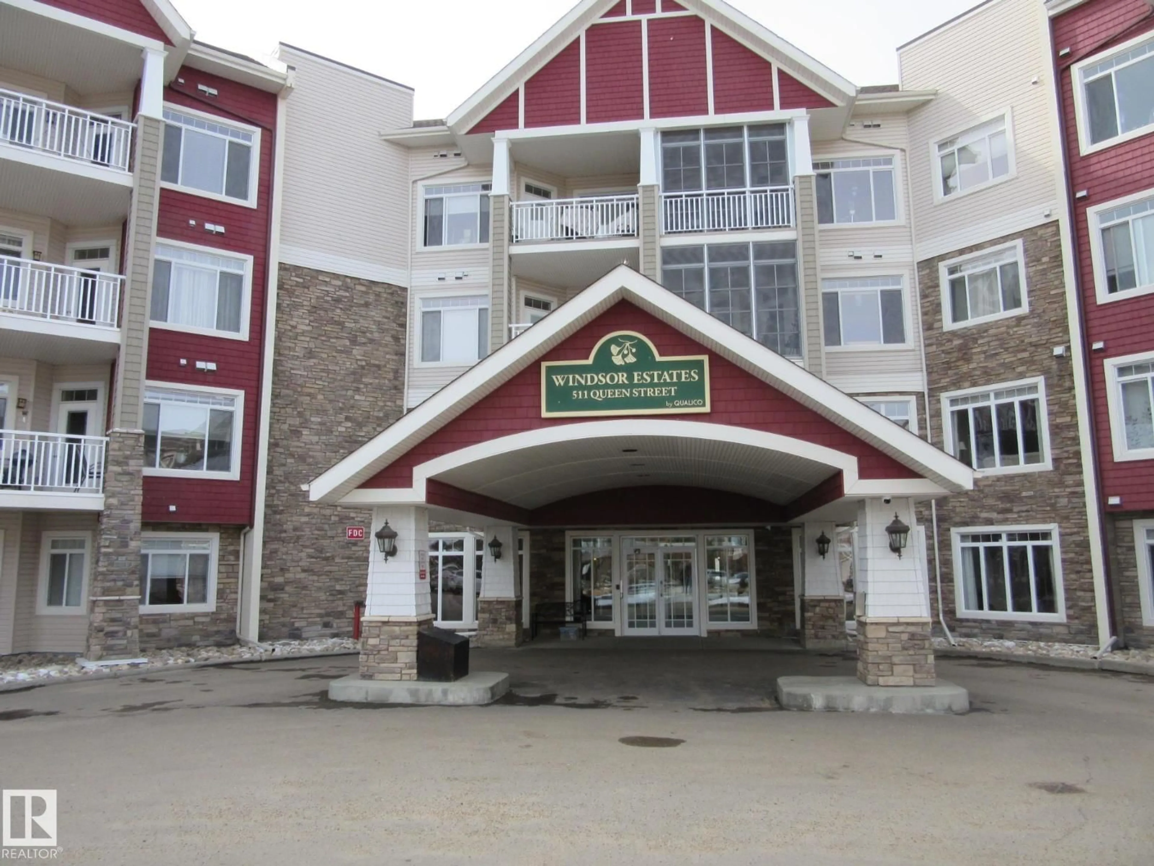 Indoor foyer for 511 - 135 QUEEN ST, Spruce Grove Alberta T7X0G4