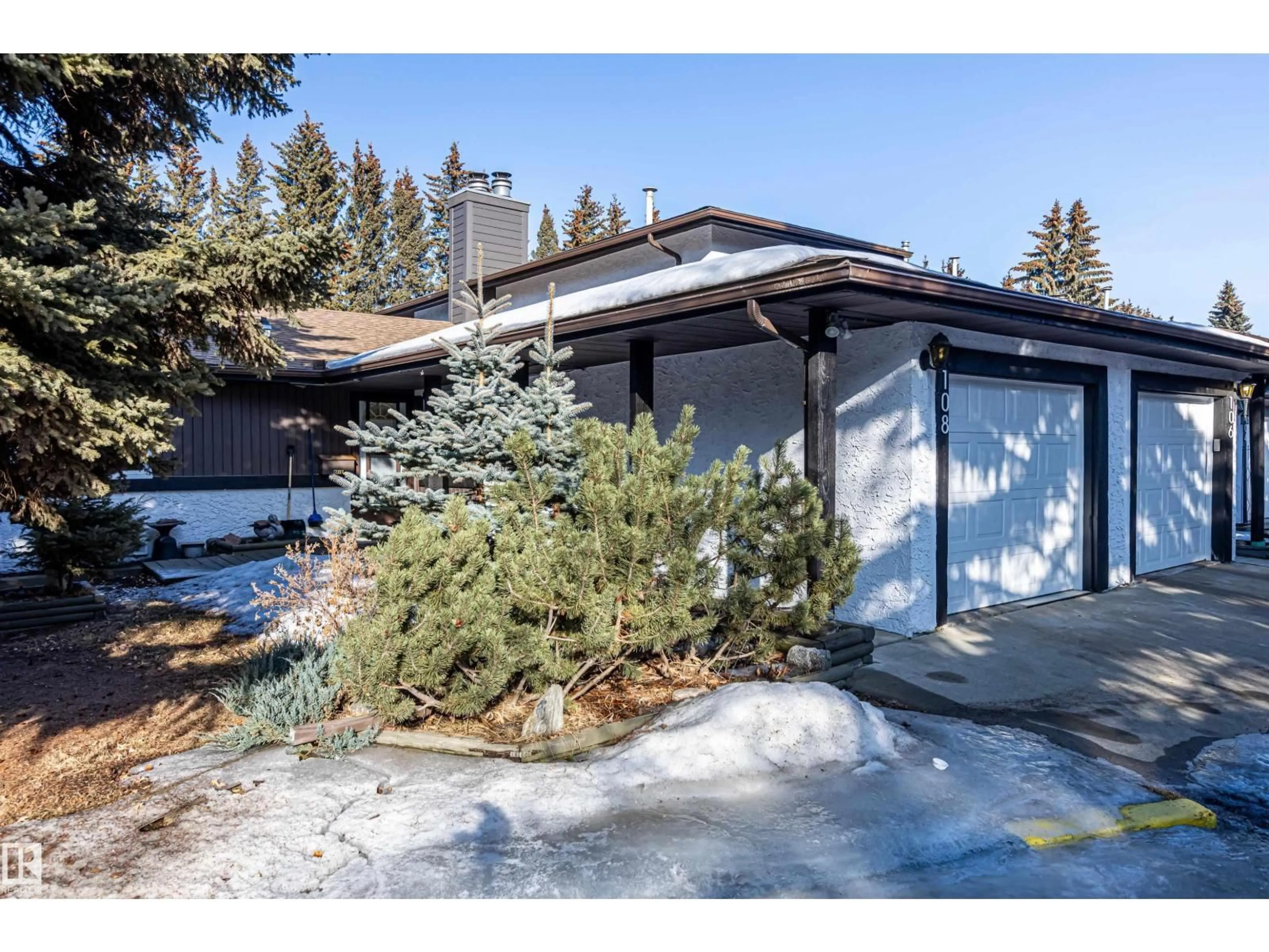 Home with vinyl exterior material, street for 108 FOREST GV, St. Albert Alberta T8N3K6