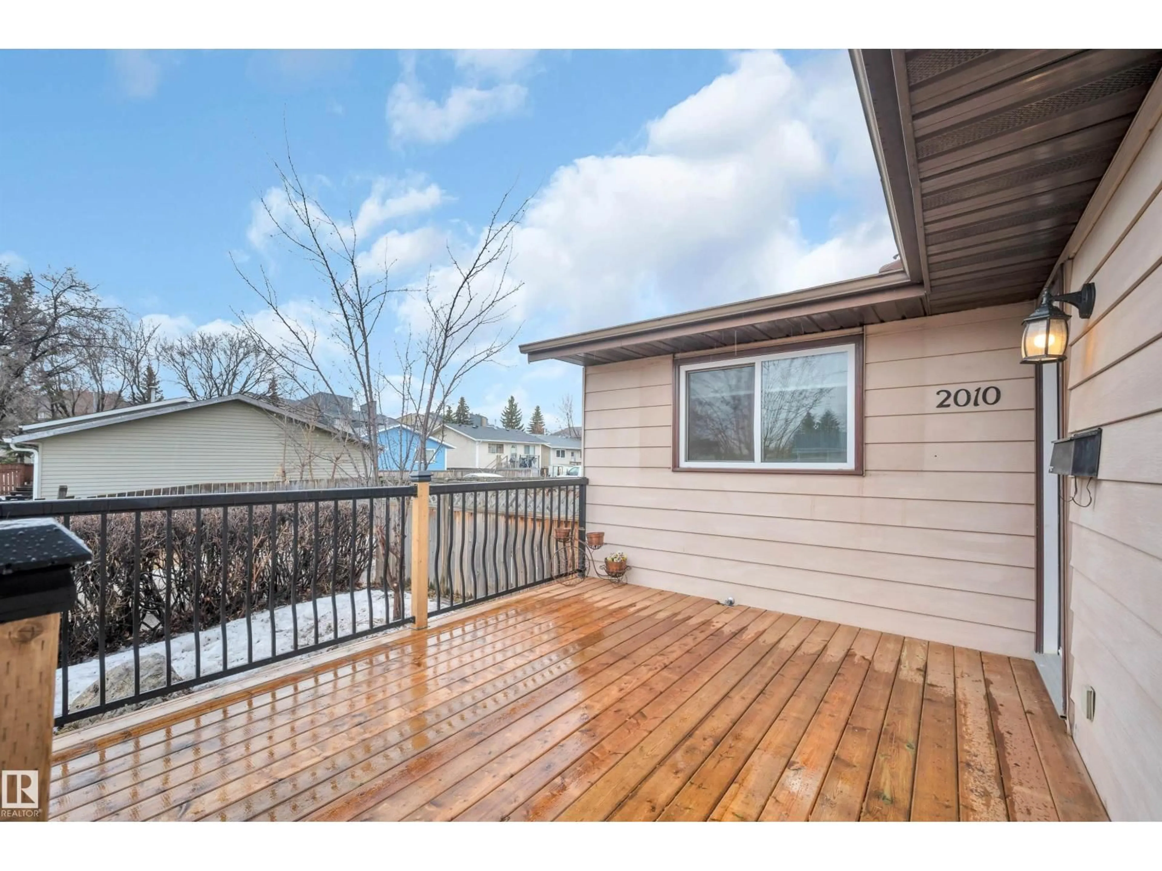 Patio, water/lake/river/ocean view for NW - 2010 46 ST, Edmonton Alberta T6L2T5