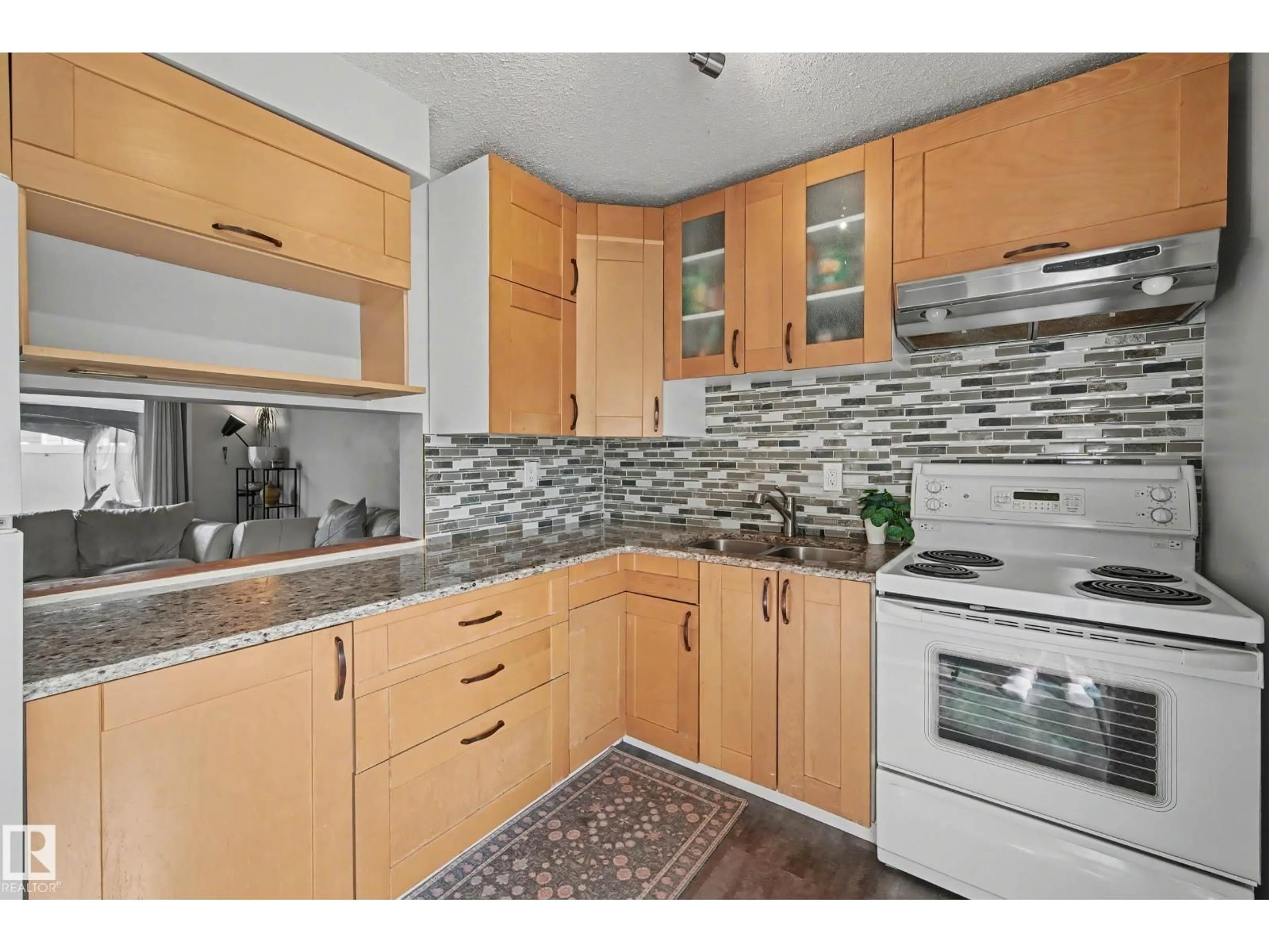 Standard kitchen, unknown for 14440 56 ST, Edmonton Alberta T5A3R1