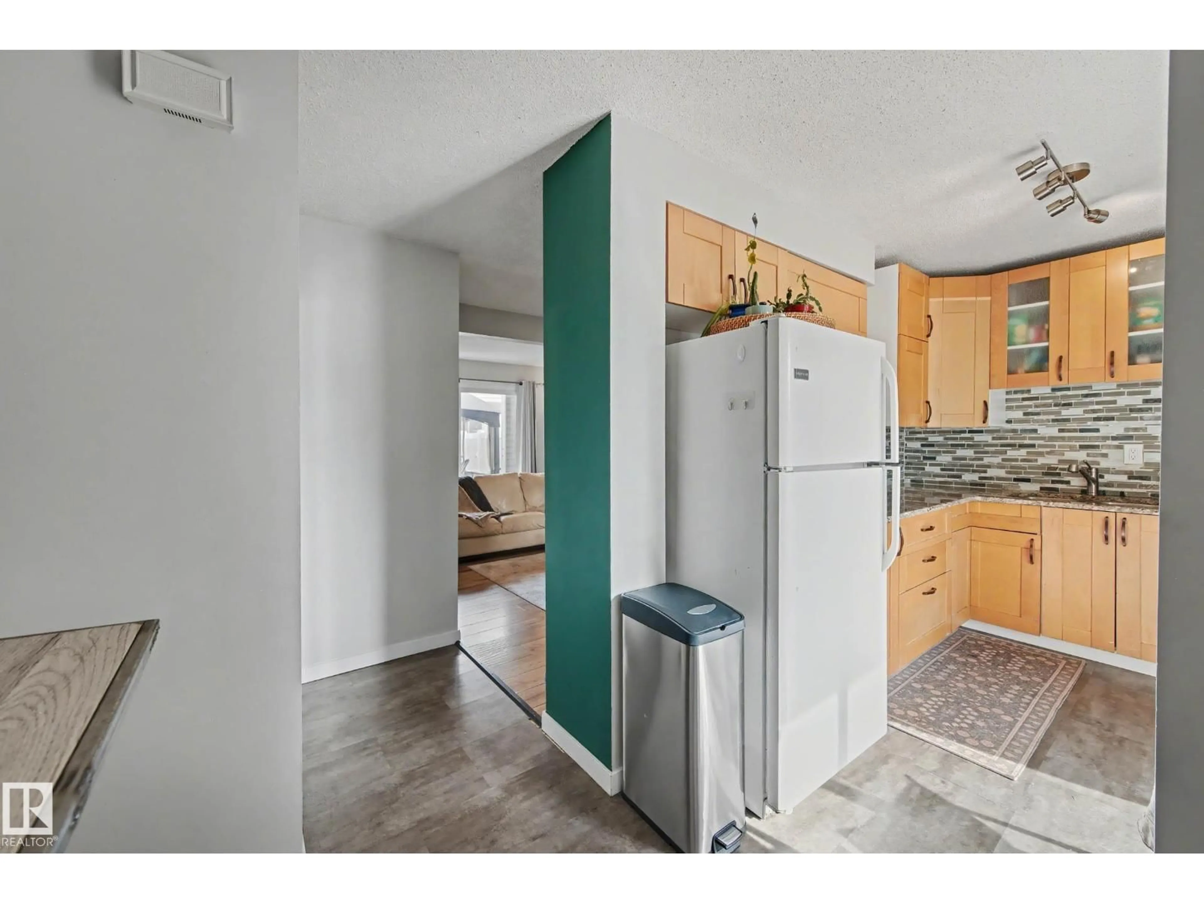 Standard kitchen, unknown for 14440 56 ST, Edmonton Alberta T5A3R1
