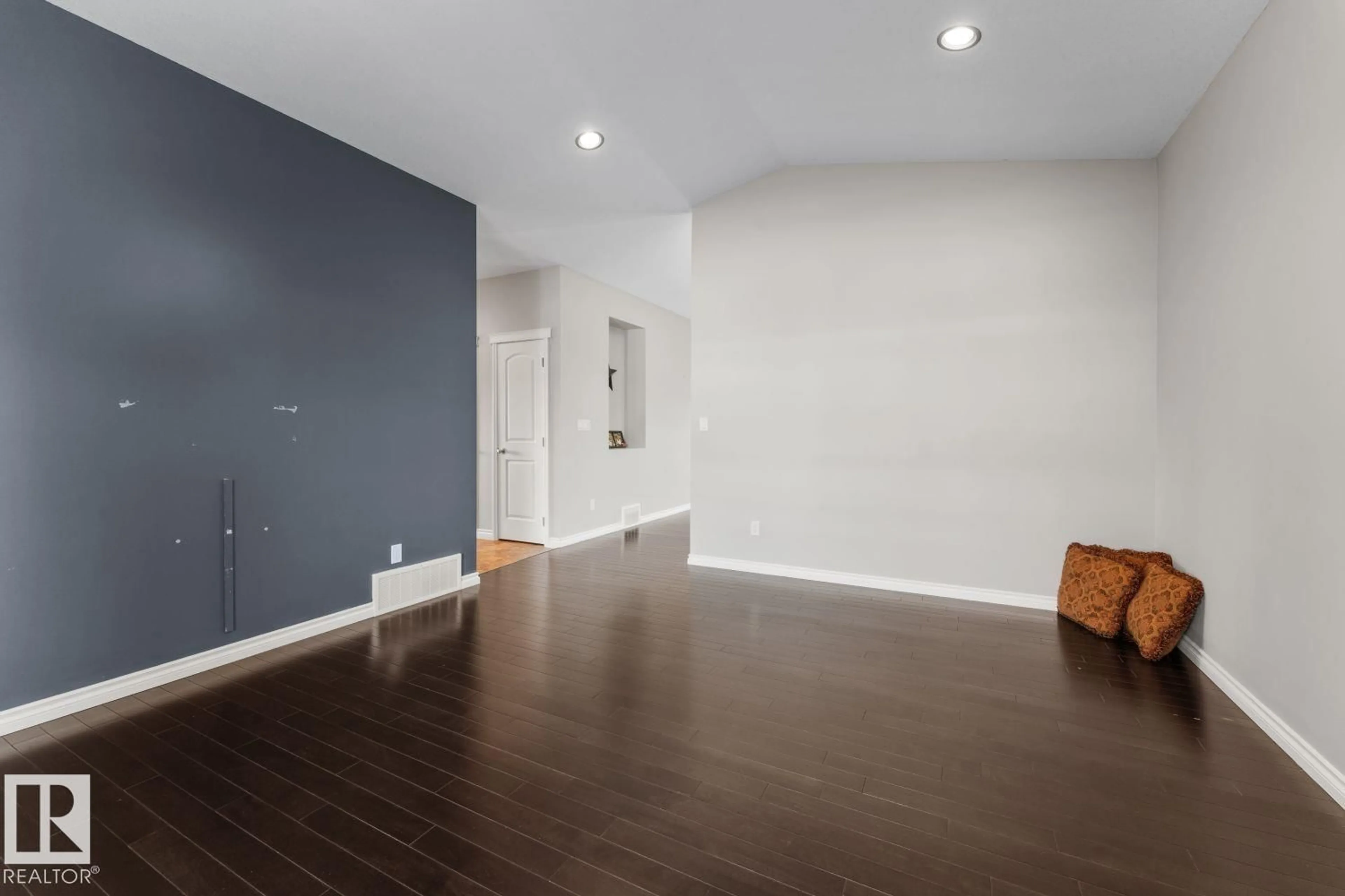 Unknown for 509 13 ST, Cold Lake Alberta T9M1B3