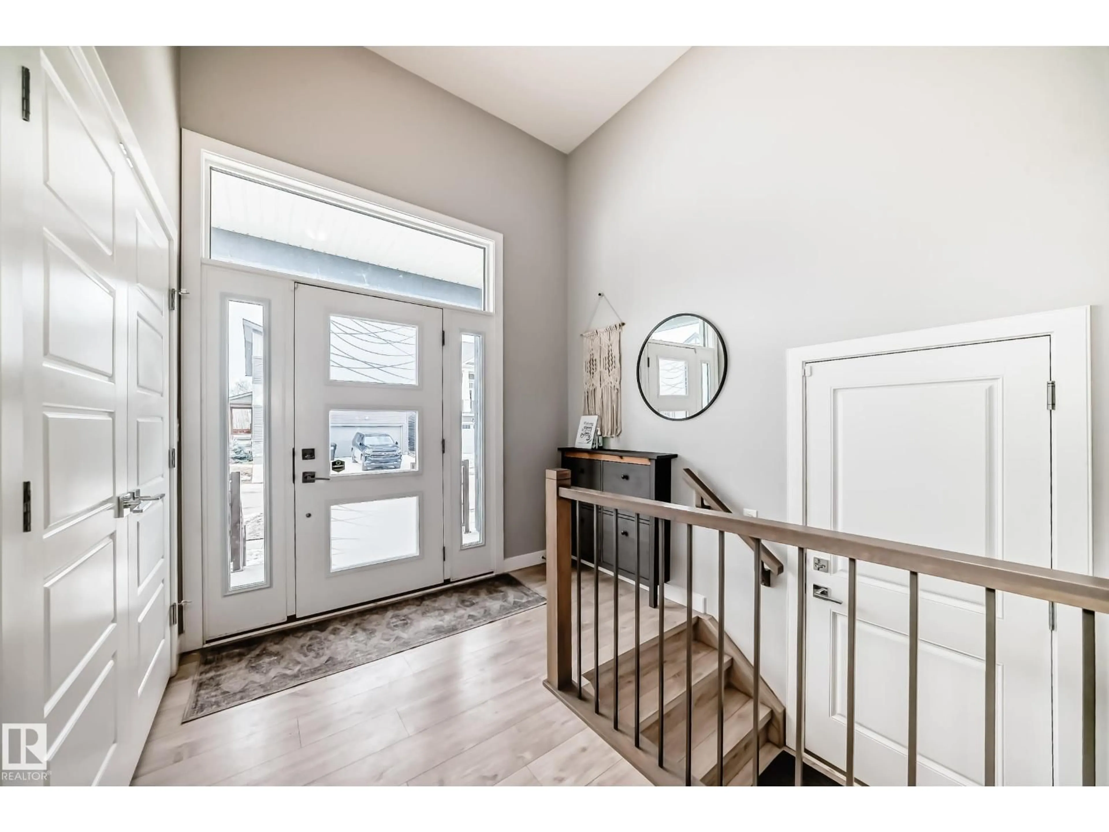 Indoor entryway for 2011 201 ST, Edmonton Alberta T6M0X7