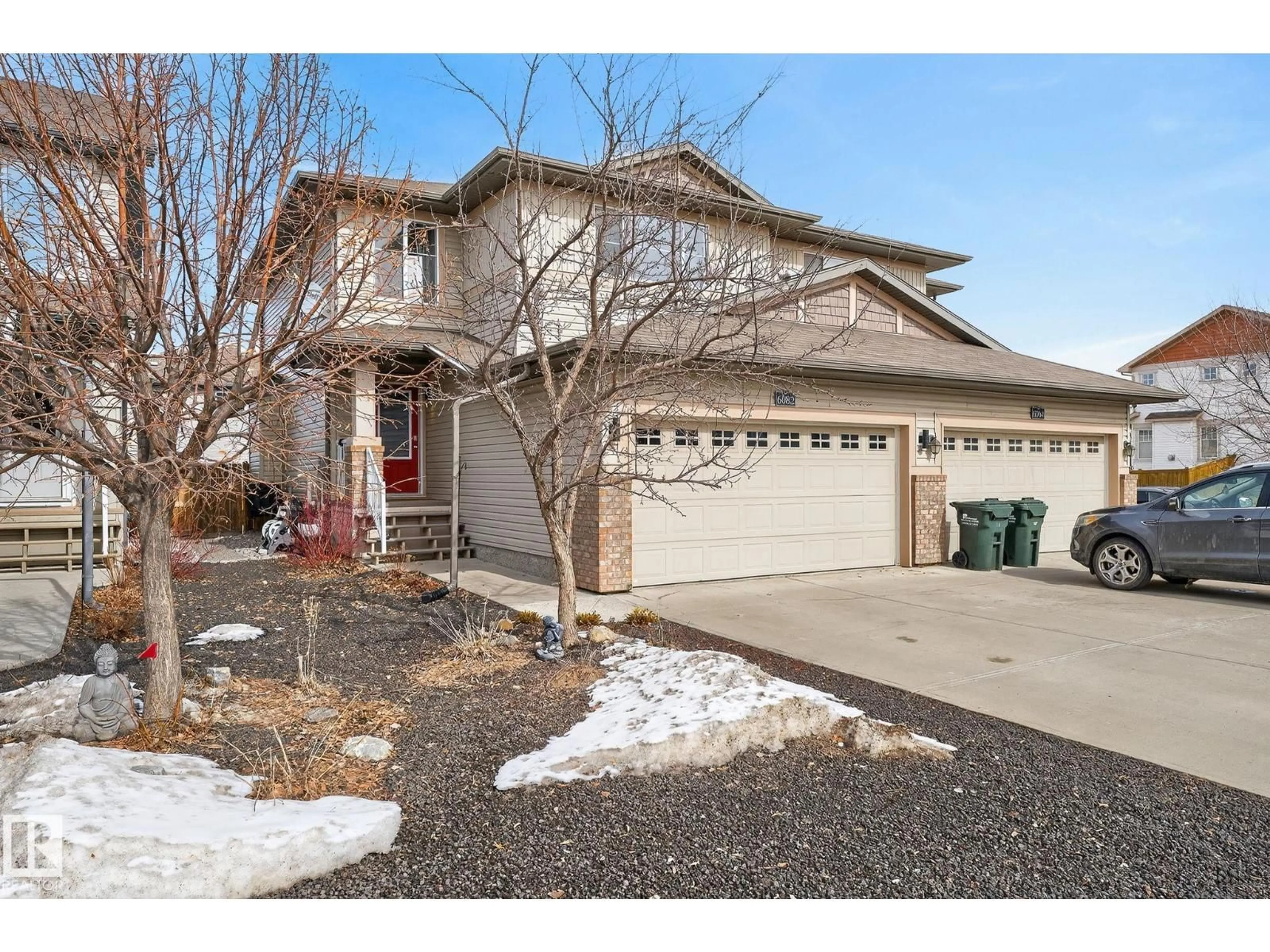 Home with vinyl exterior material, street for 6082 SUNBROOK LD, Sherwood Park Alberta T8H0J7