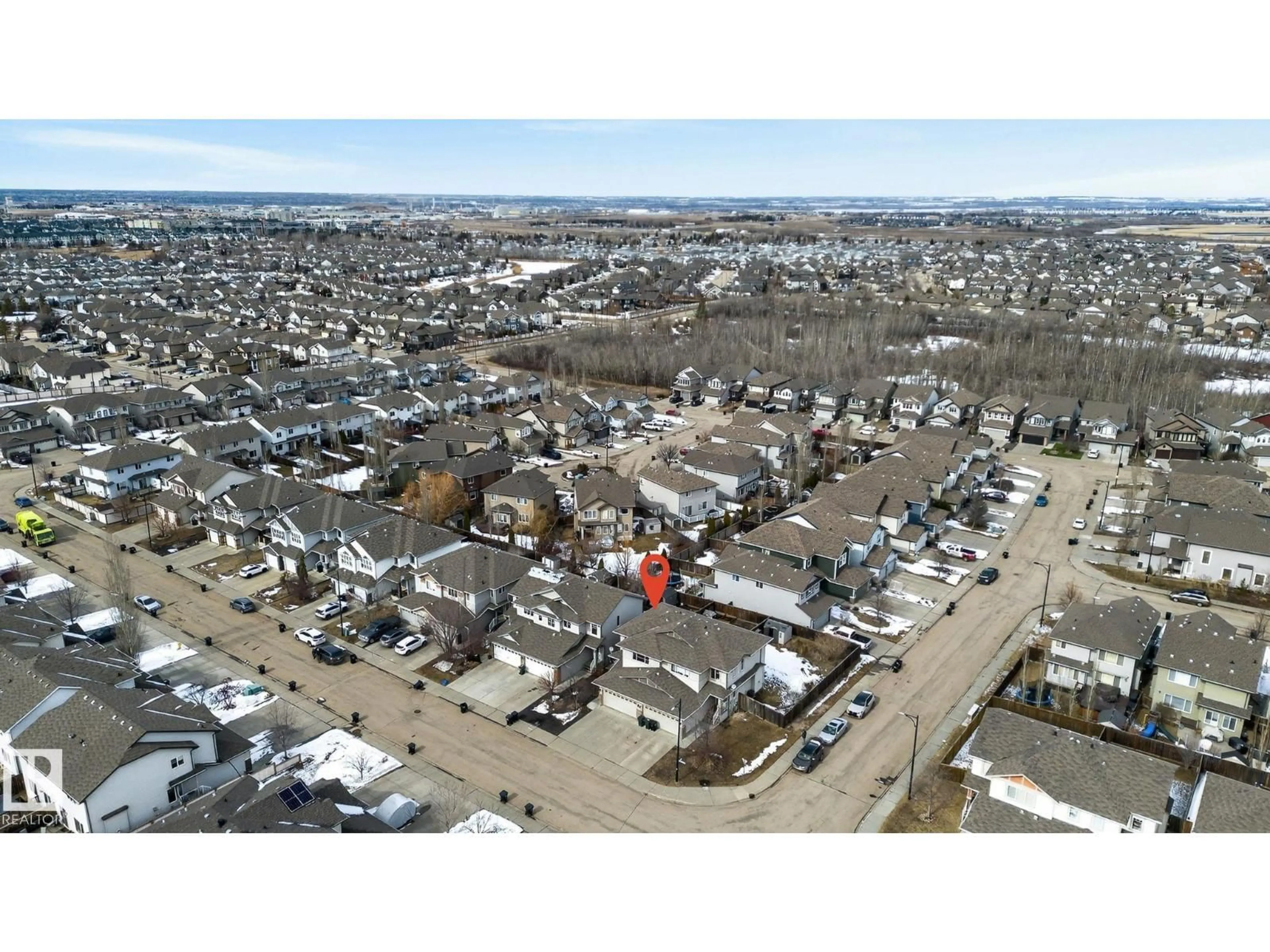 A pic from outside/outdoor area/front of a property/back of a property/a pic from drone, street for 6082 SUNBROOK LD, Sherwood Park Alberta T8H0J7