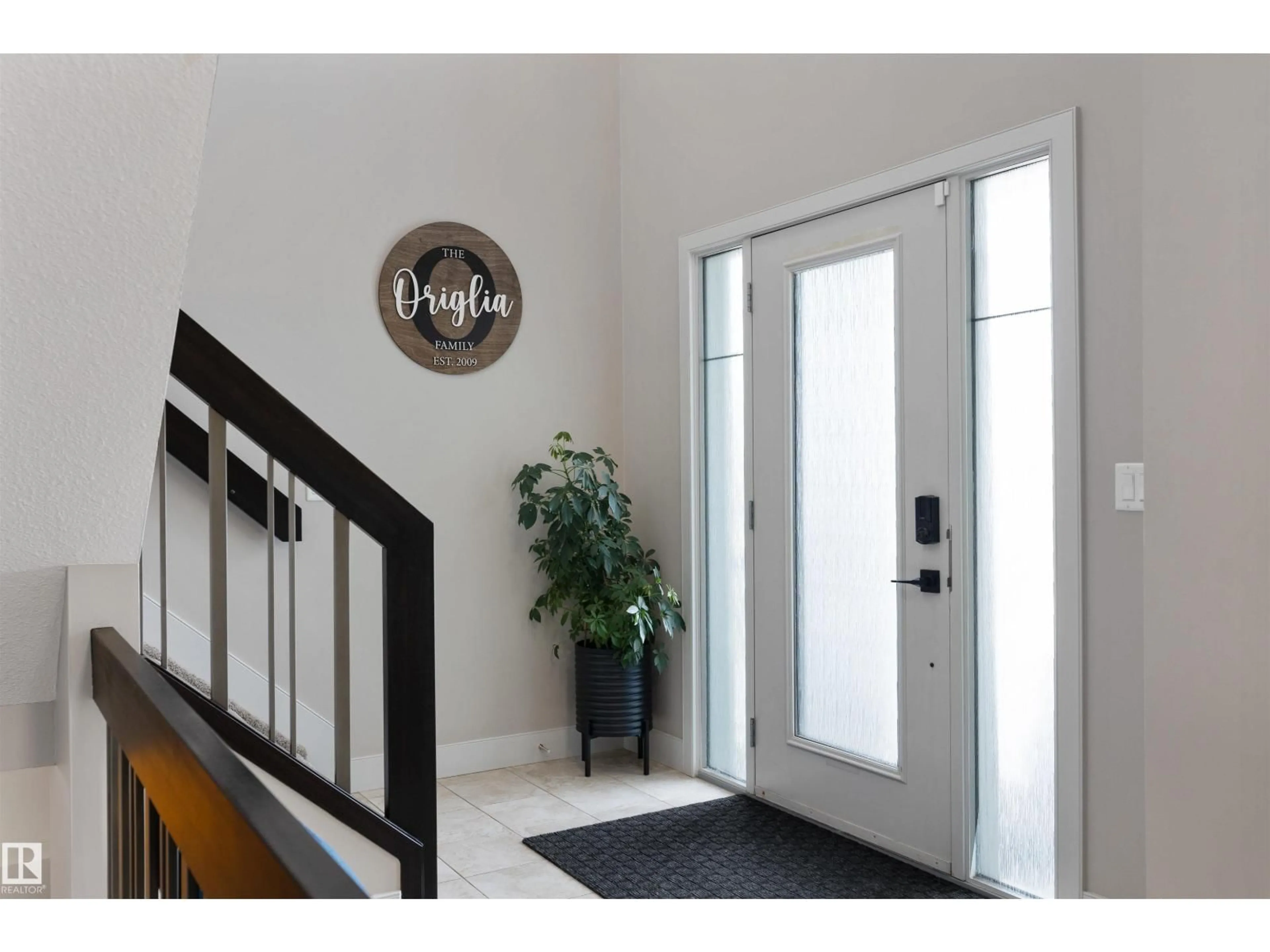 Indoor foyer for 34 NAULT CR, St. Albert Alberta T8N4H9