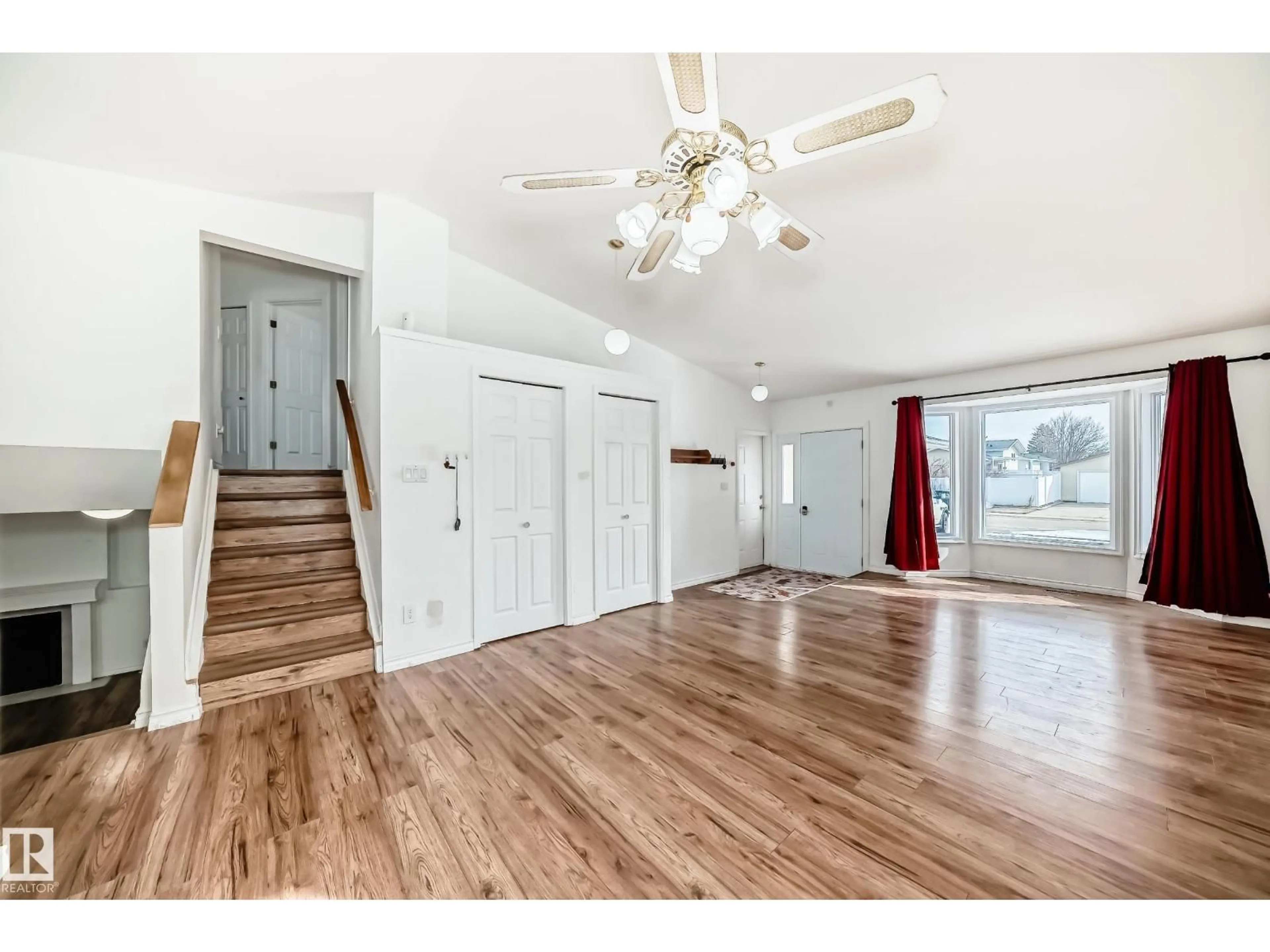 Unknown for 1832 42 ST, Edmonton Alberta T6L3H5