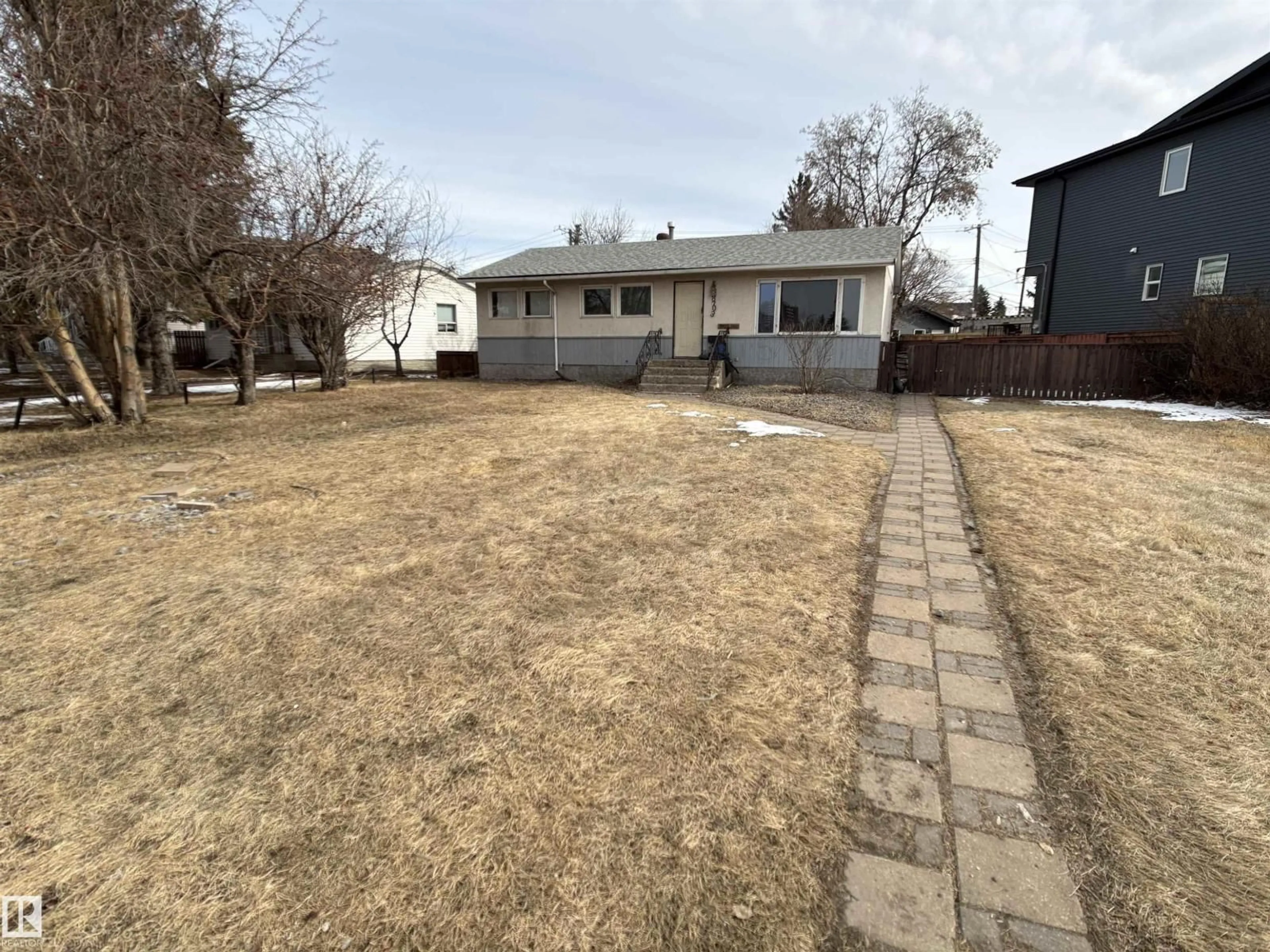 A pic from outside/outdoor area/front of a property/back of a property/a pic from drone, street for 8703 149 ST, Edmonton Alberta T5R1B5