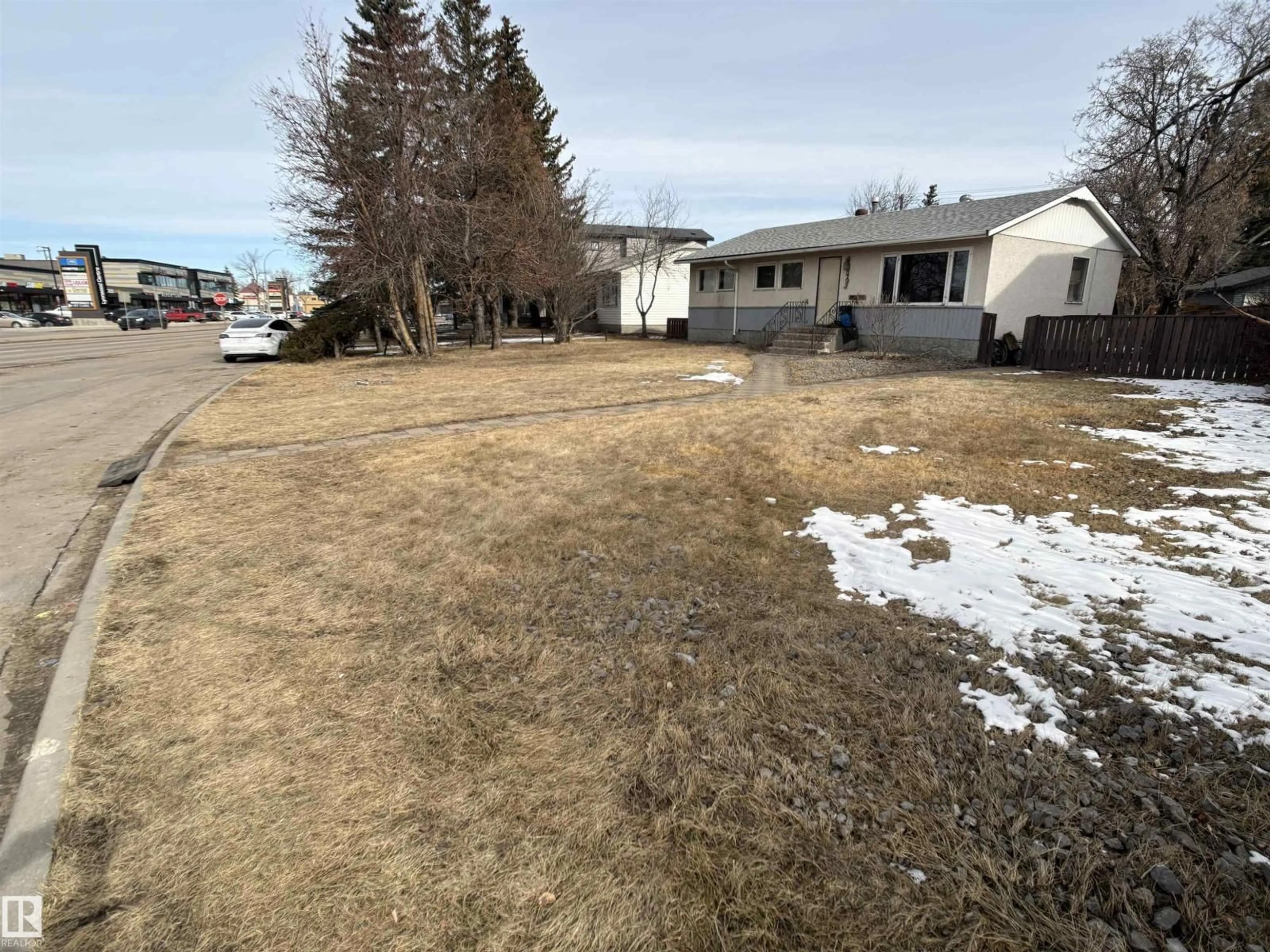 A pic from outside/outdoor area/front of a property/back of a property/a pic from drone, street for 8703 149 ST, Edmonton Alberta T5R1B5