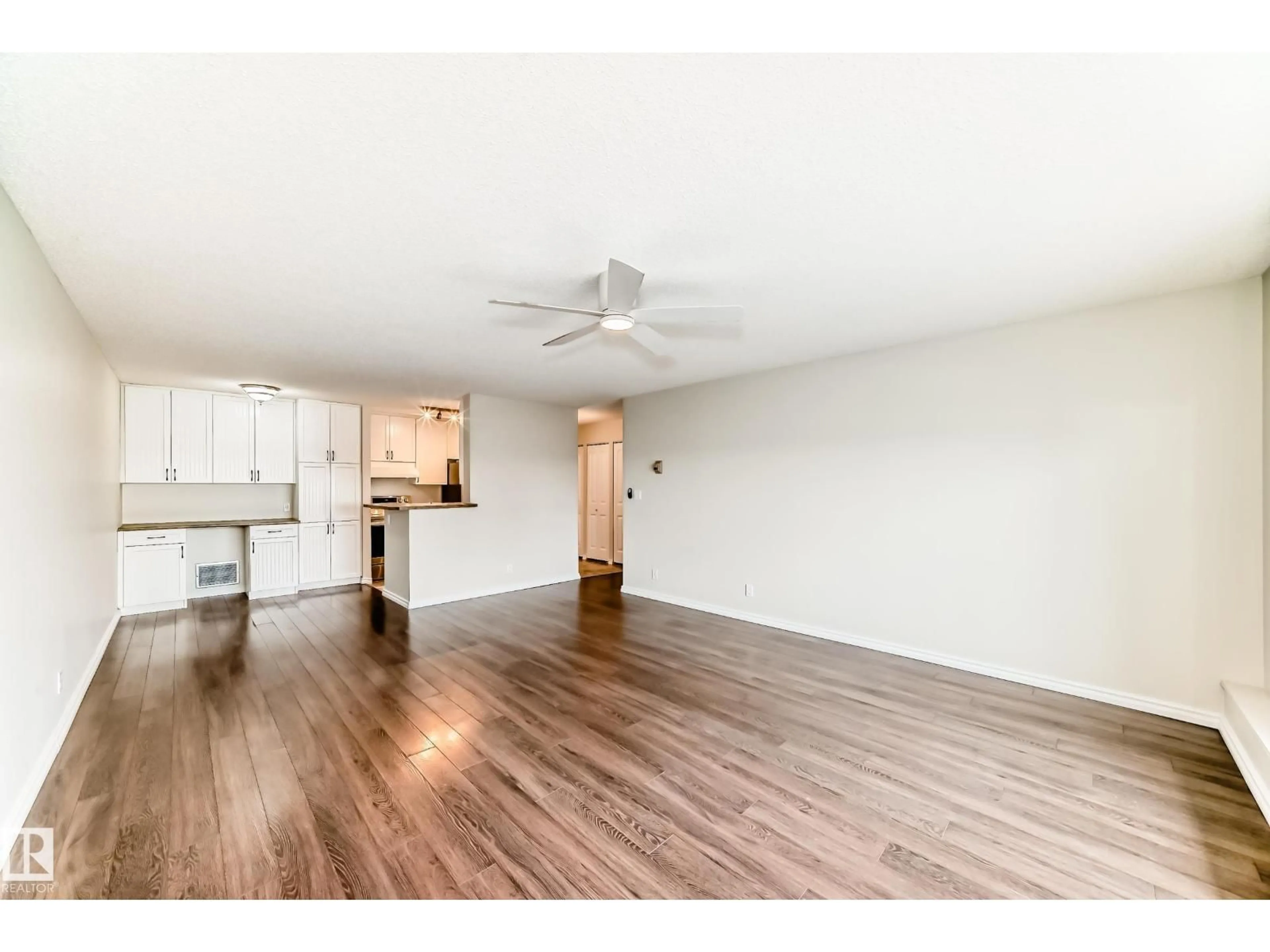 A pic of a room for 11307 - 1404 99 AV, Edmonton Alberta T5K0H2