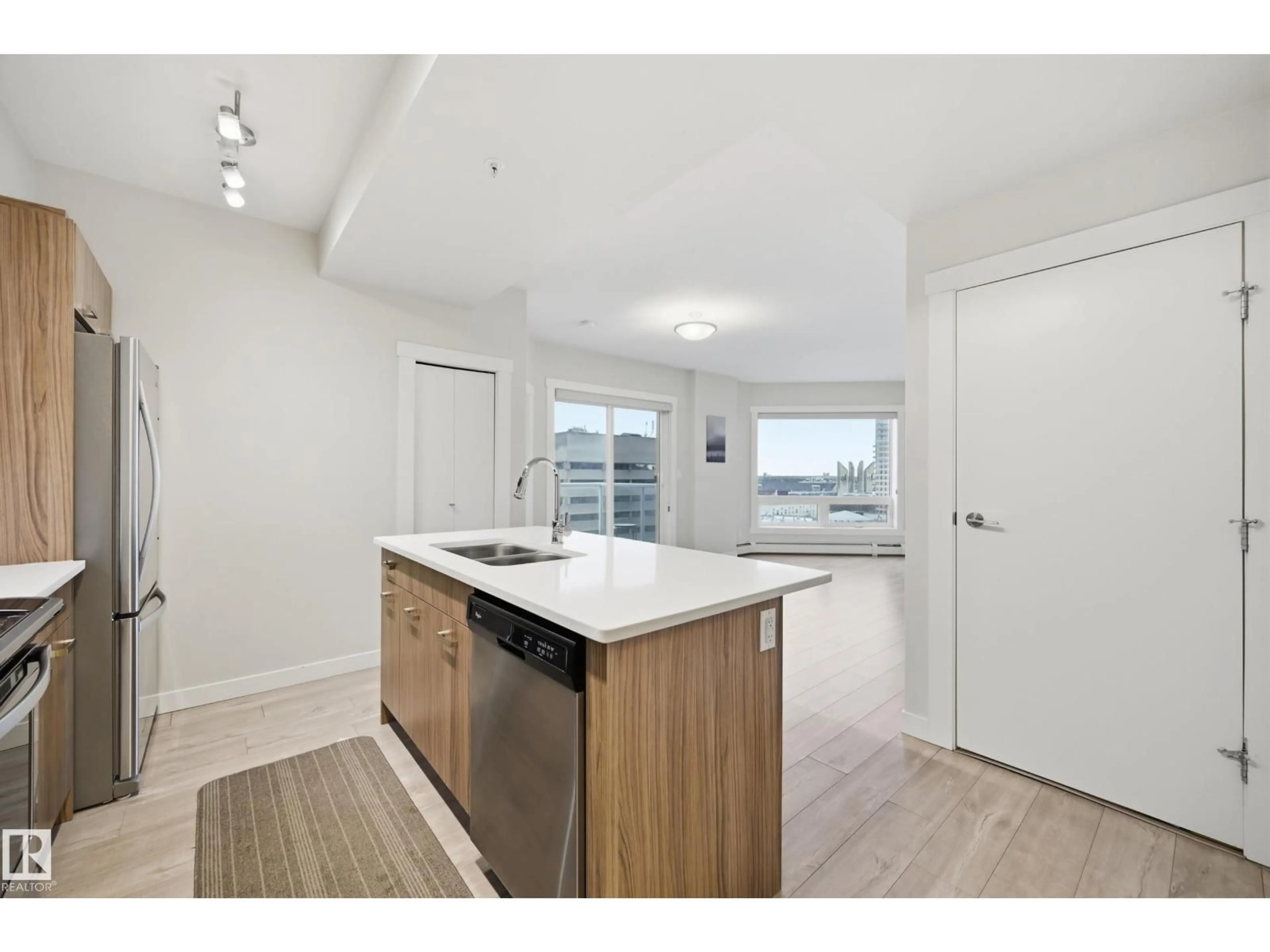 Standard kitchen, unknown for #706 - 10410 102 AV, Edmonton Alberta T5J0E9