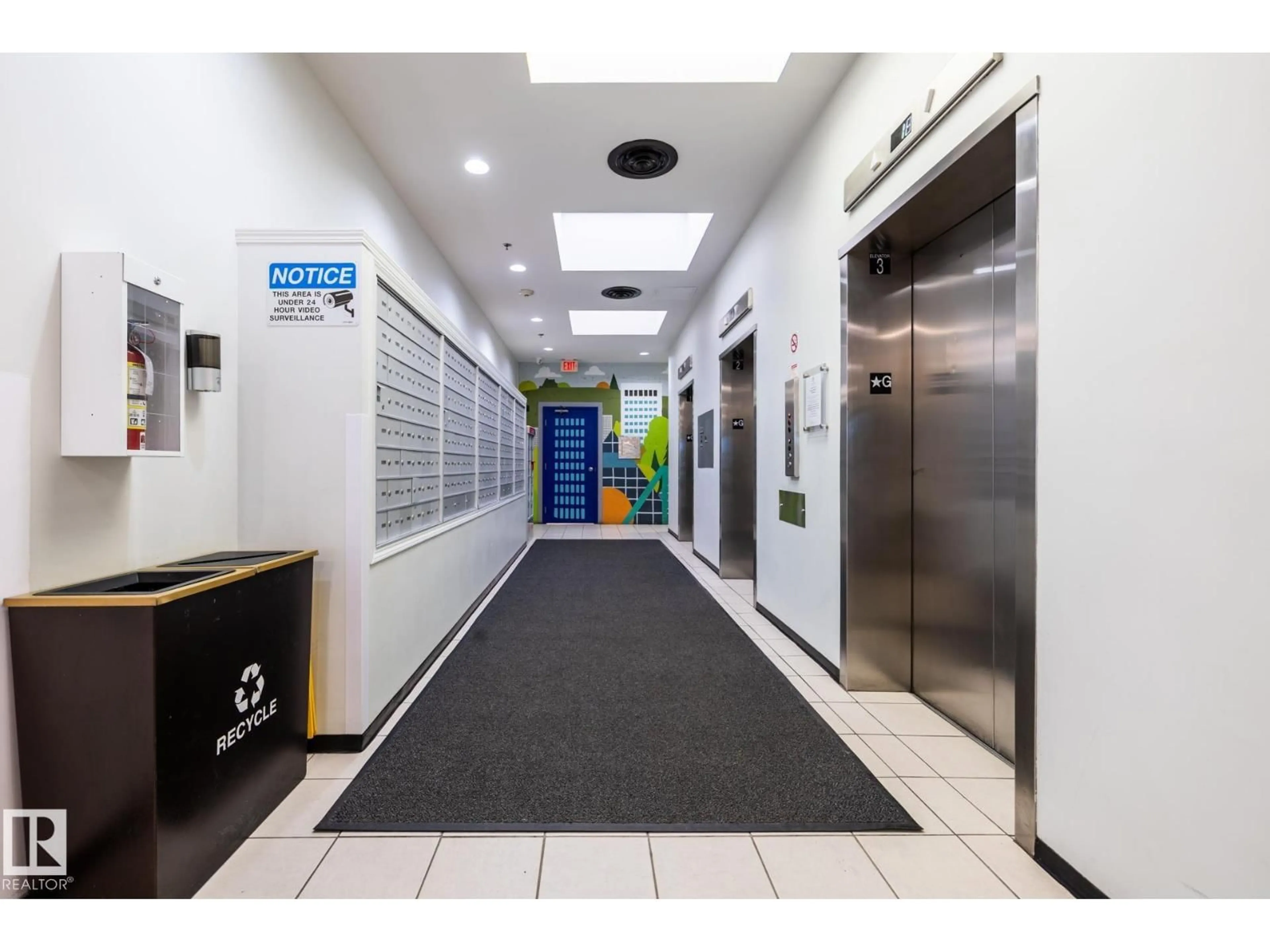 Indoor foyer for #305 - 10024 JASPER AV, Edmonton Alberta T5J1R9