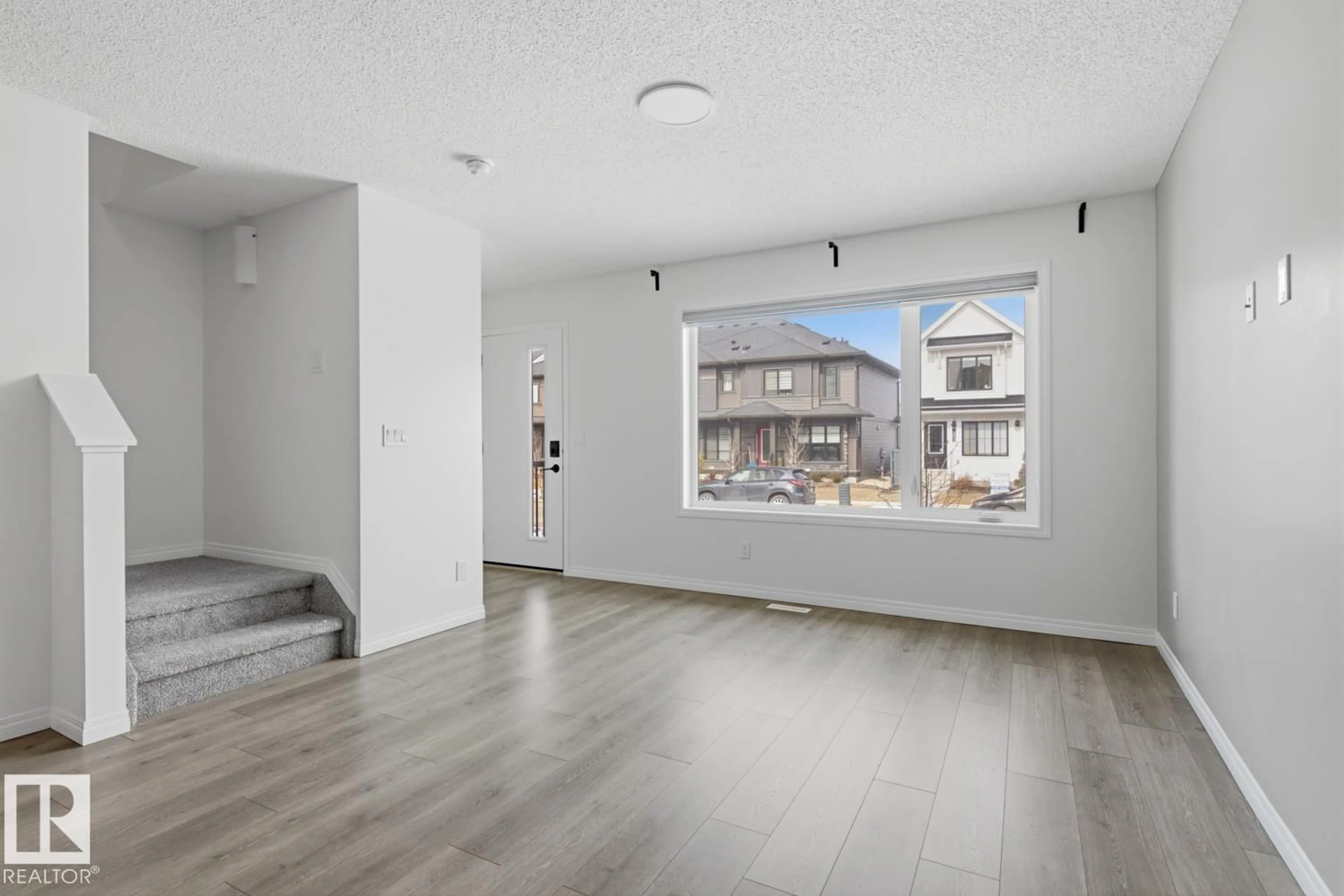 Unknown for SW - 5031 KINNEY LINK LI, Edmonton Alberta T6W5G5