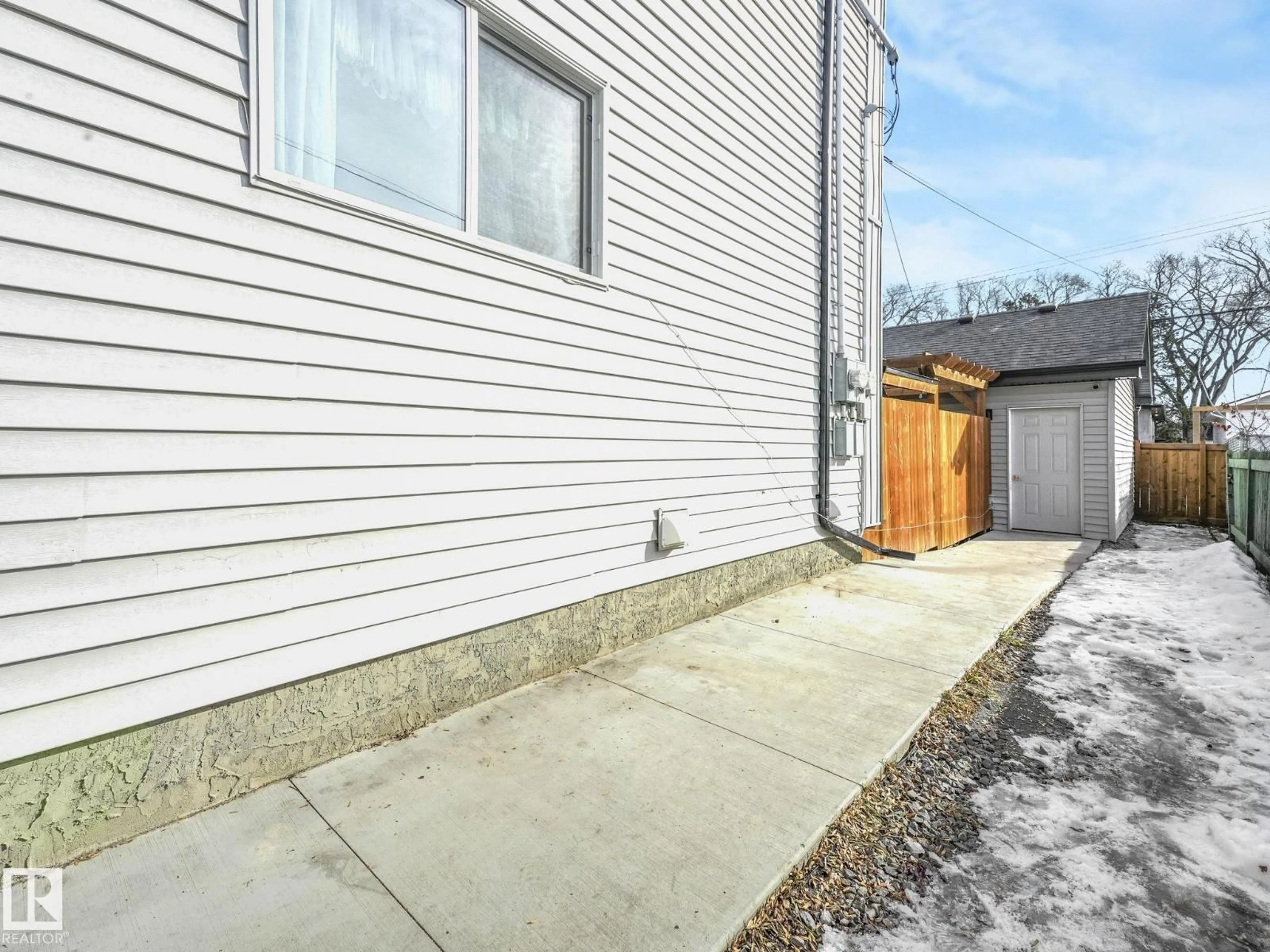 Patio, street for 12025 92 ST, Edmonton Alberta T5G1A8