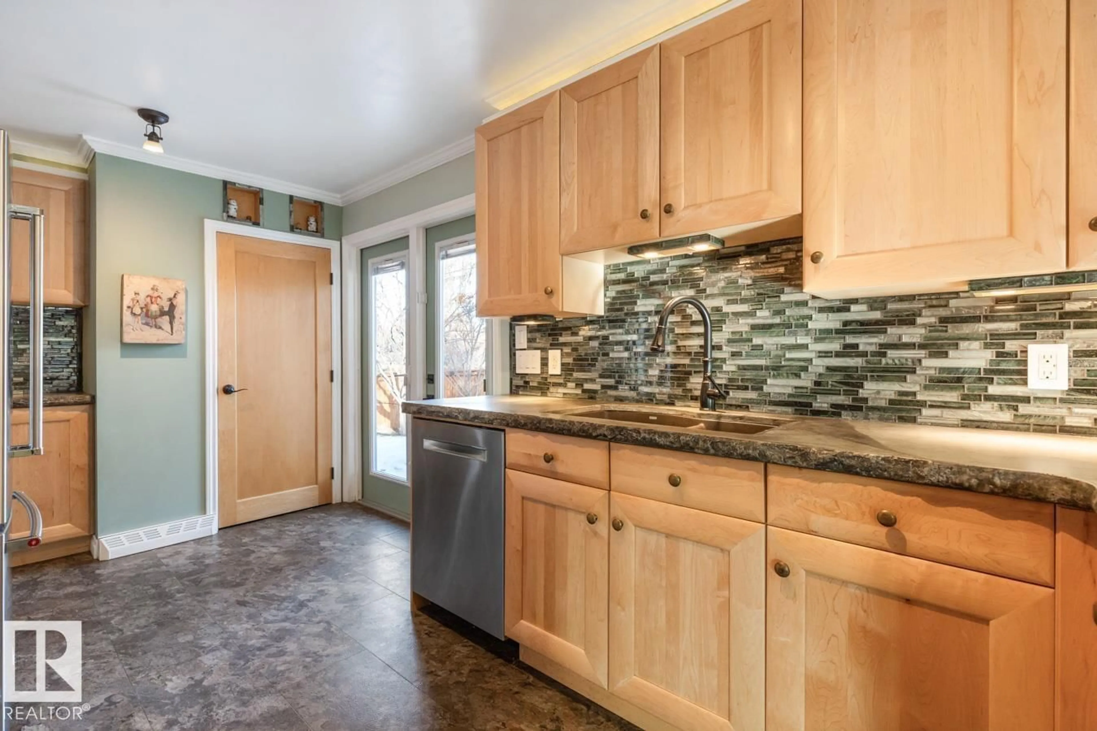 Unknown for 10536 65 ST, Edmonton Alberta T6A2N8