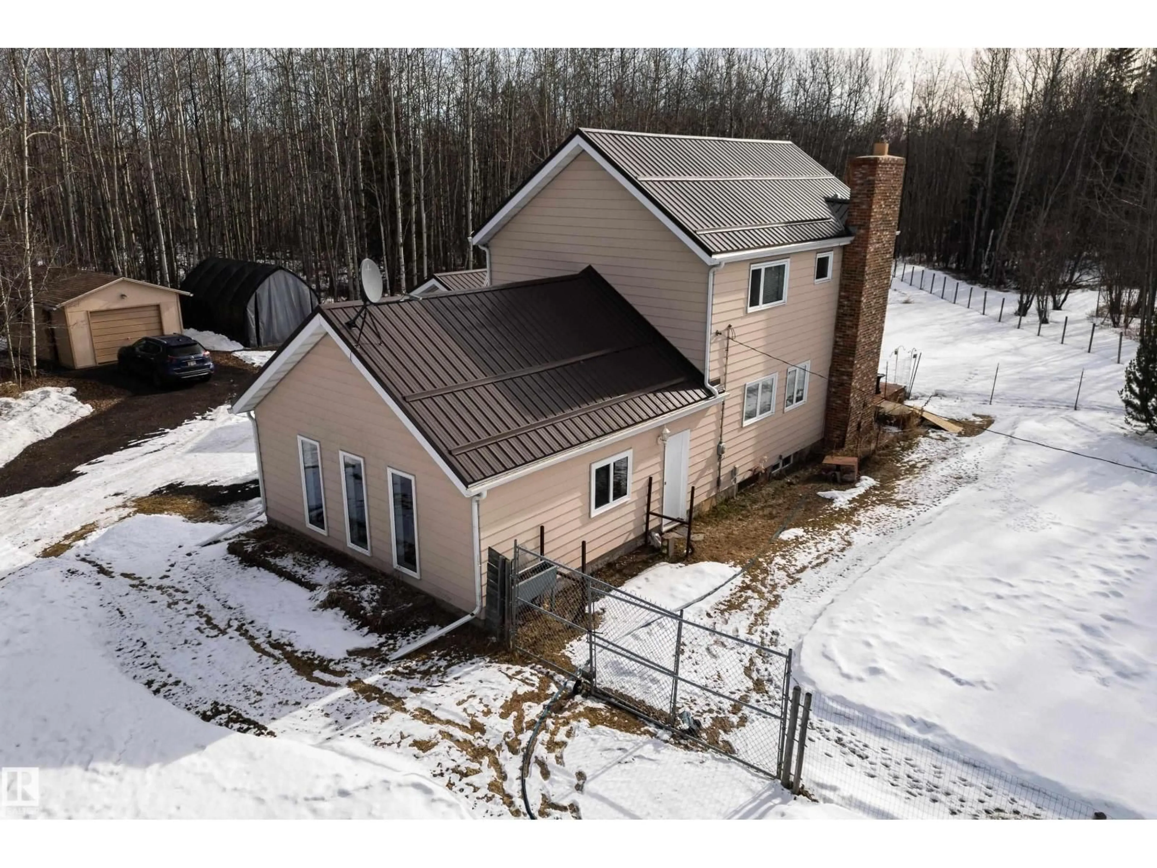 A pic from outside/outdoor area/front of a property/back of a property/a pic from drone, building for 53510 - 175 HWY 43, Rural Lac Ste. Anne County Alberta T0E1V0