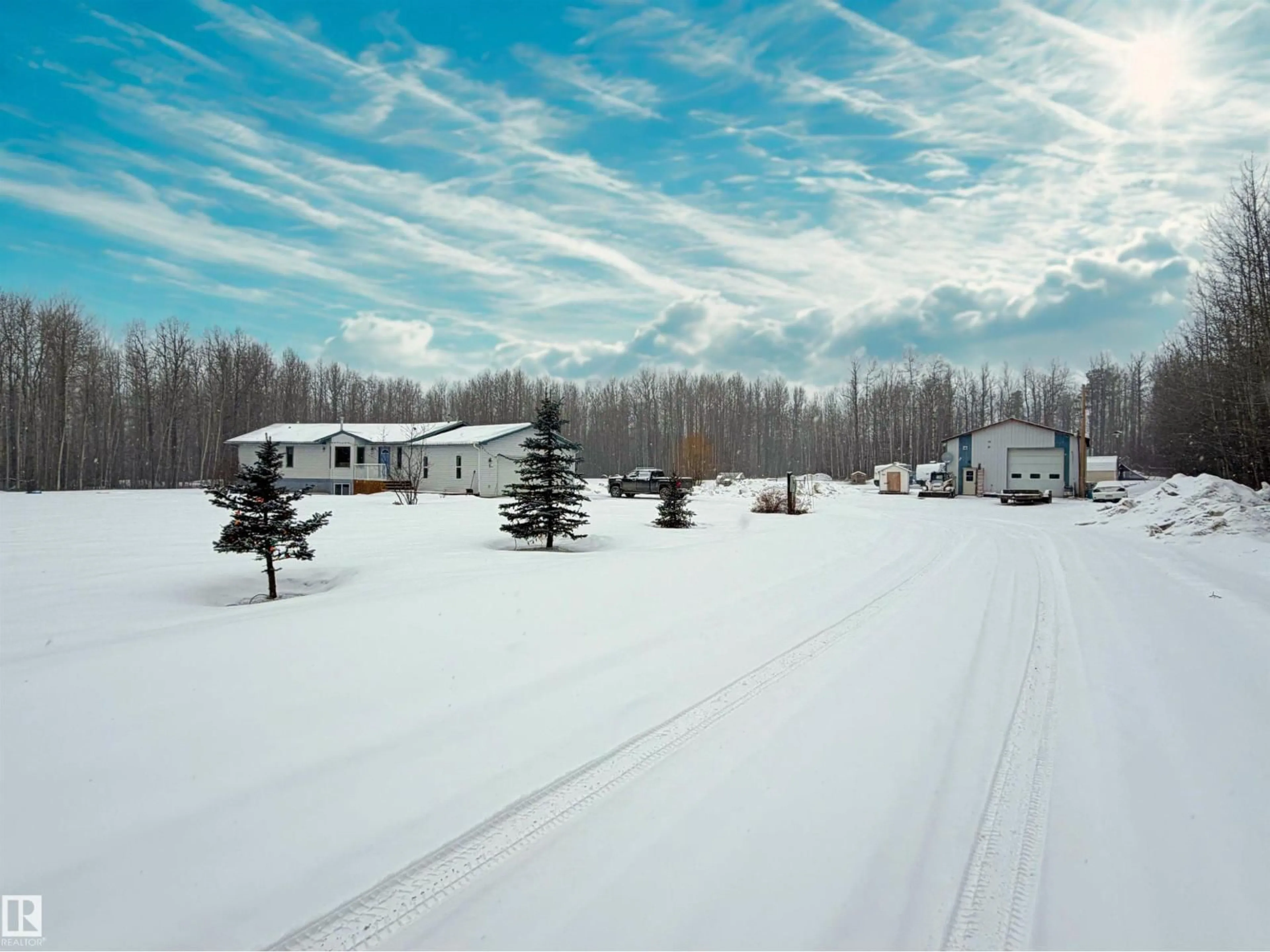 A pic from outside/outdoor area/front of a property/back of a property/a pic from drone, unknown for 14 - 49410 RANGE ROAD 81, Rural Brazeau County Alberta T7A2A3