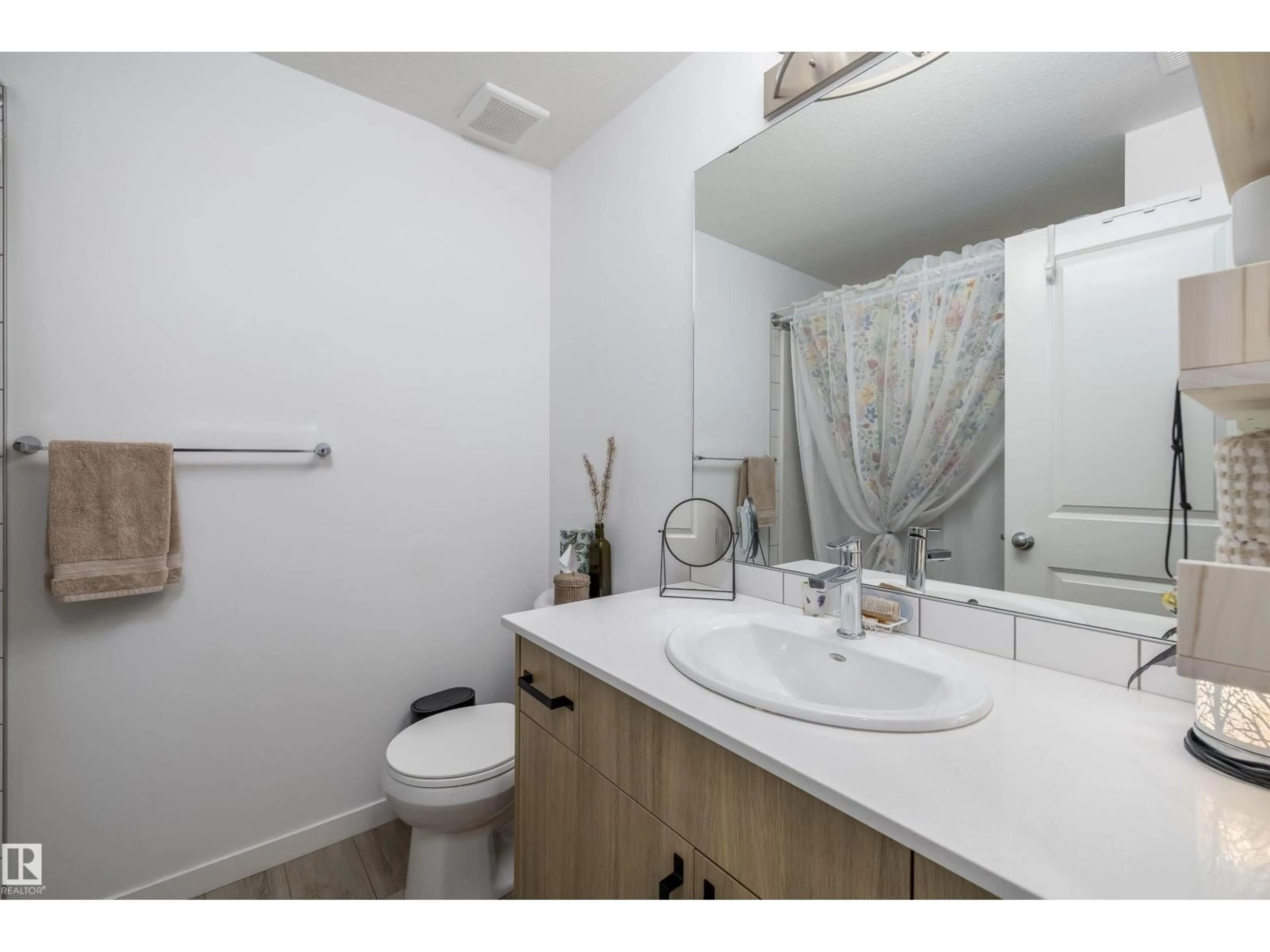 Standard bathroom, unknown for #101 - 860 SECORD BLVD, Edmonton Alberta T5T7R0