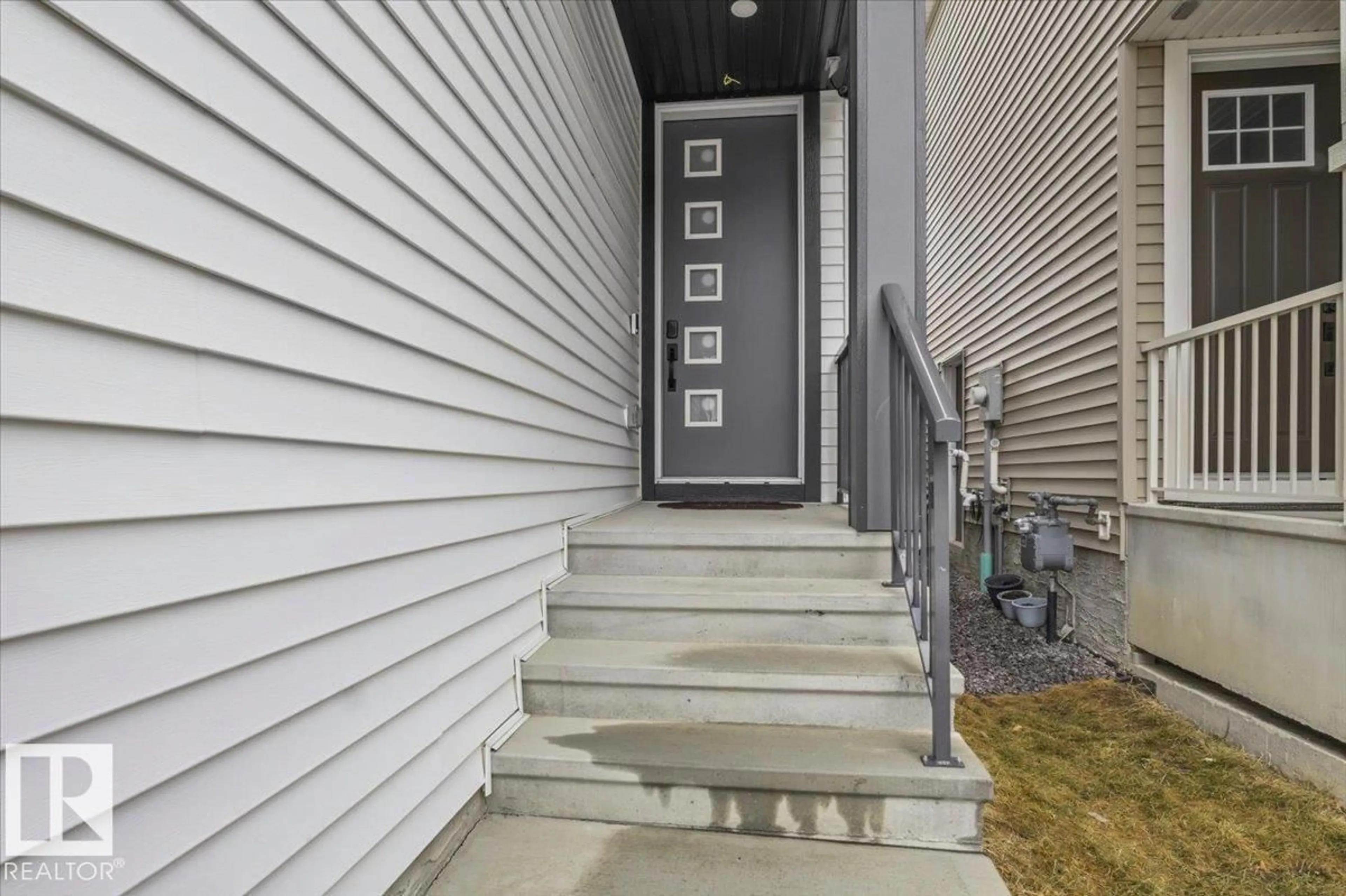 Stairs for 19744 28 AV, Edmonton Alberta T6M1M1