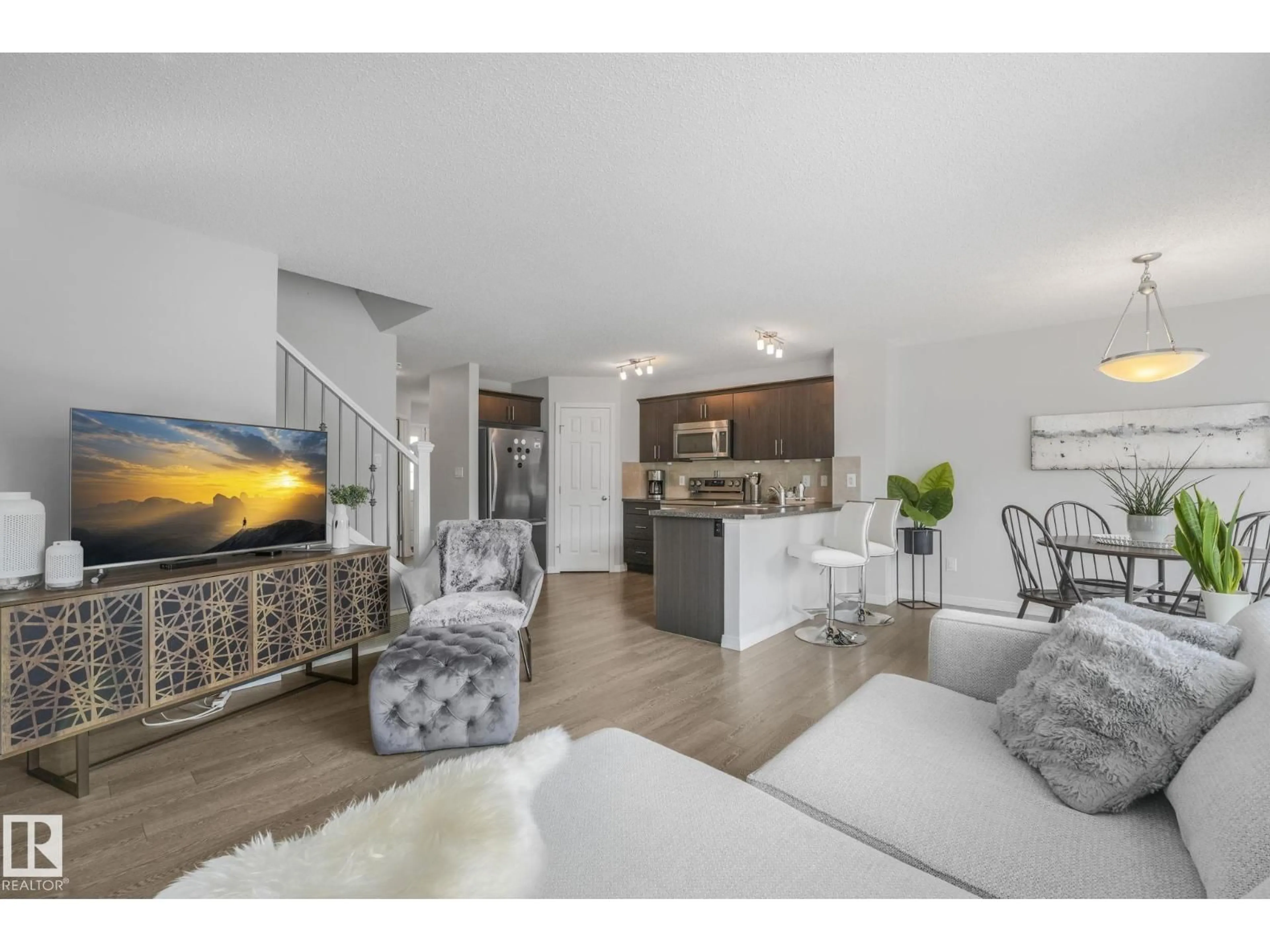 Unknown for SW - 1126 176 ST, Edmonton Alberta T6W2B7