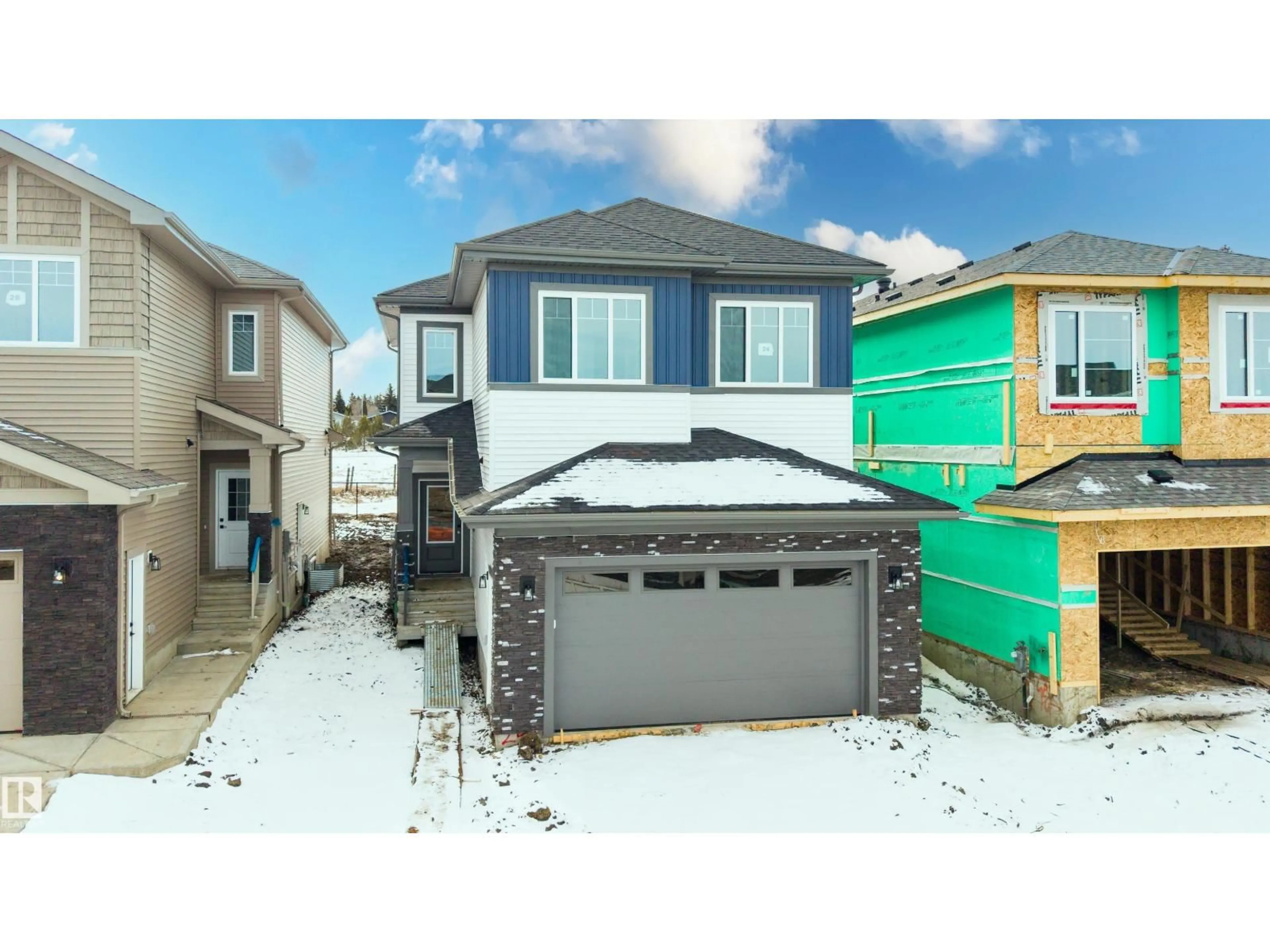 Home with vinyl exterior material, street for 24 MEADOWGROVE LD, Spruce Grove Alberta T7X0W2