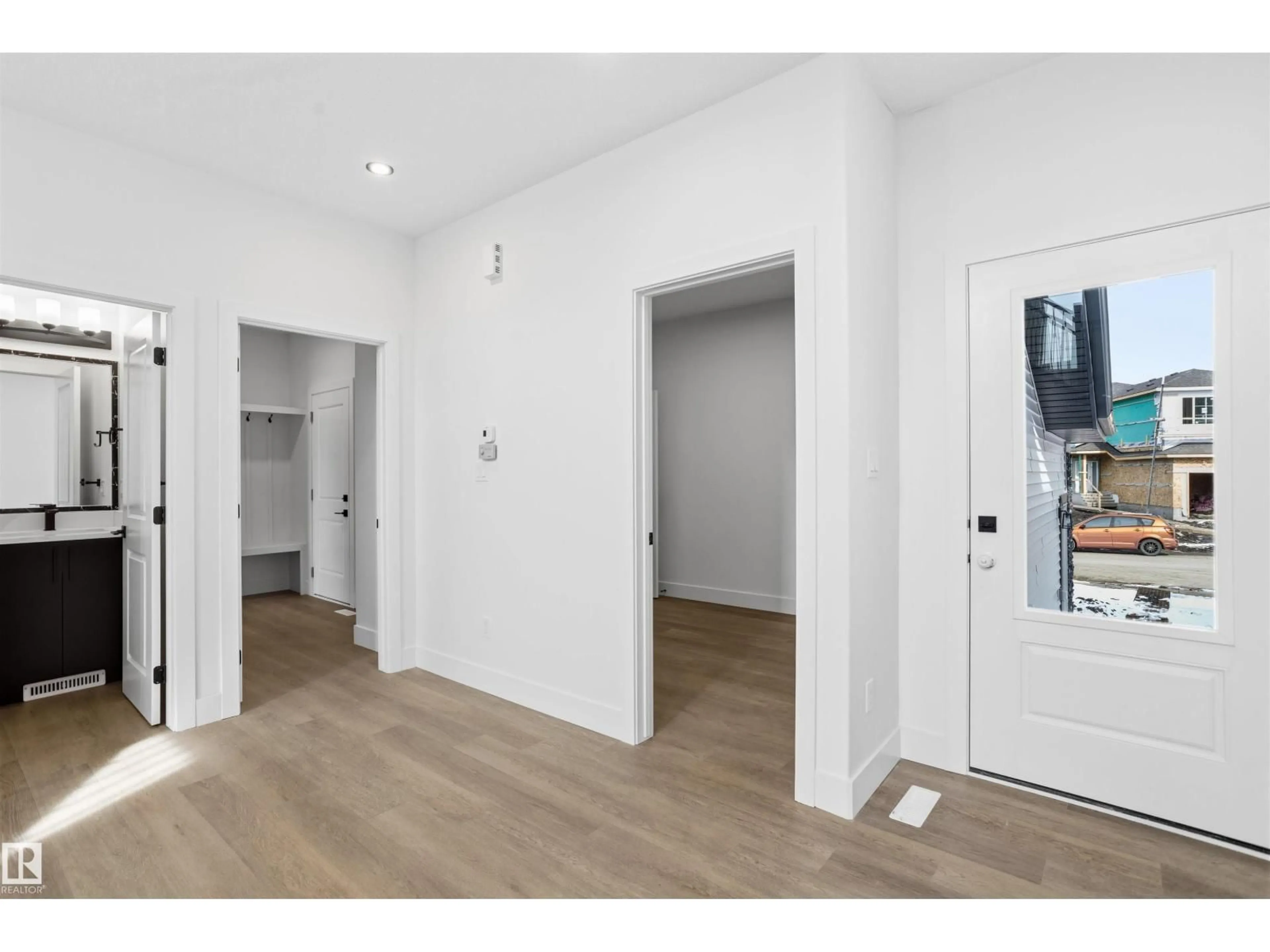 Indoor entryway for 24 MEADOWGROVE LD, Spruce Grove Alberta T7X0W2