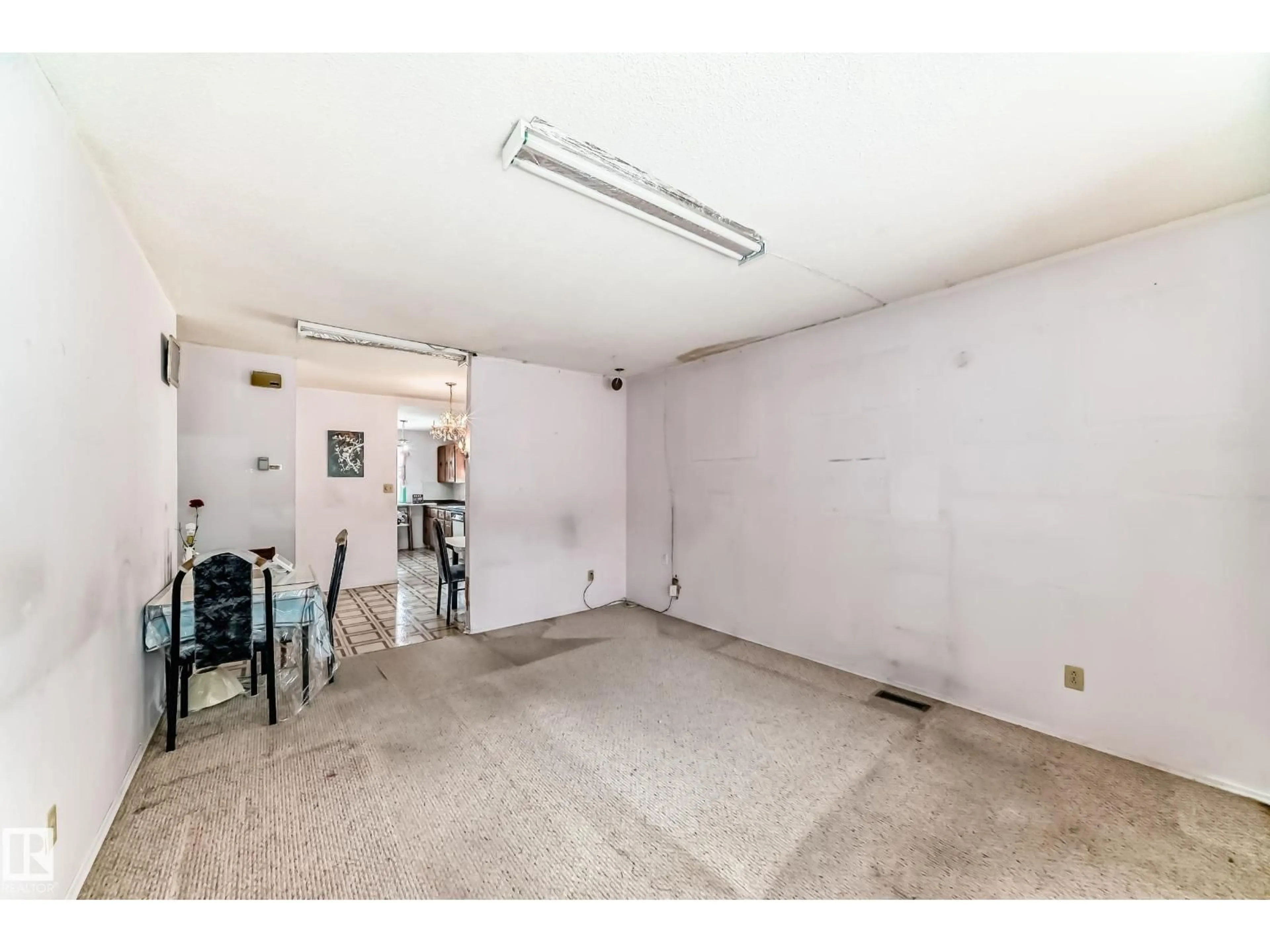 A pic of a room for NW - 11239 97 ST, Edmonton Alberta T5G1X2