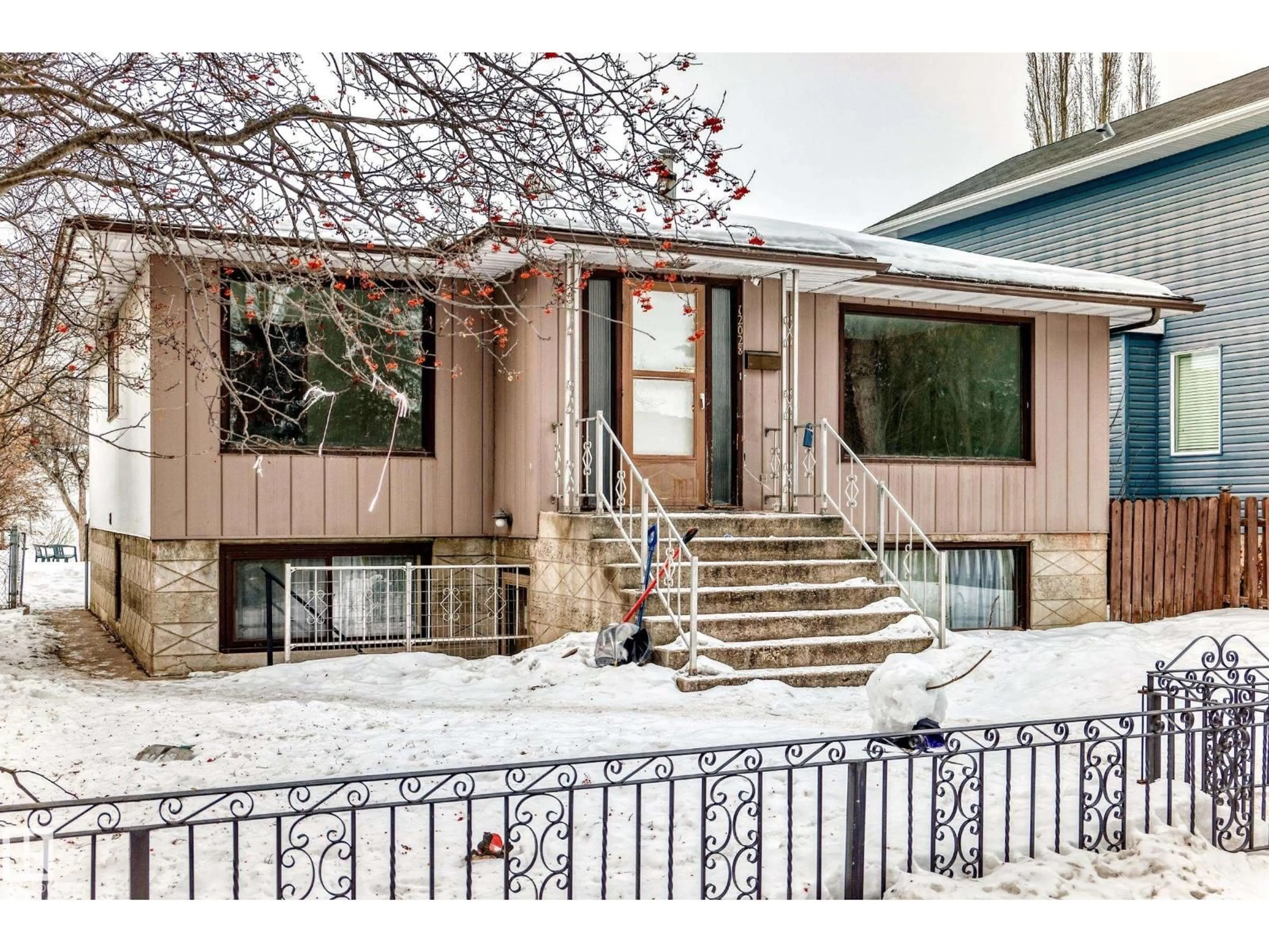 Unknown for NW - 12028 87 ST, Edmonton Alberta T5E3N5